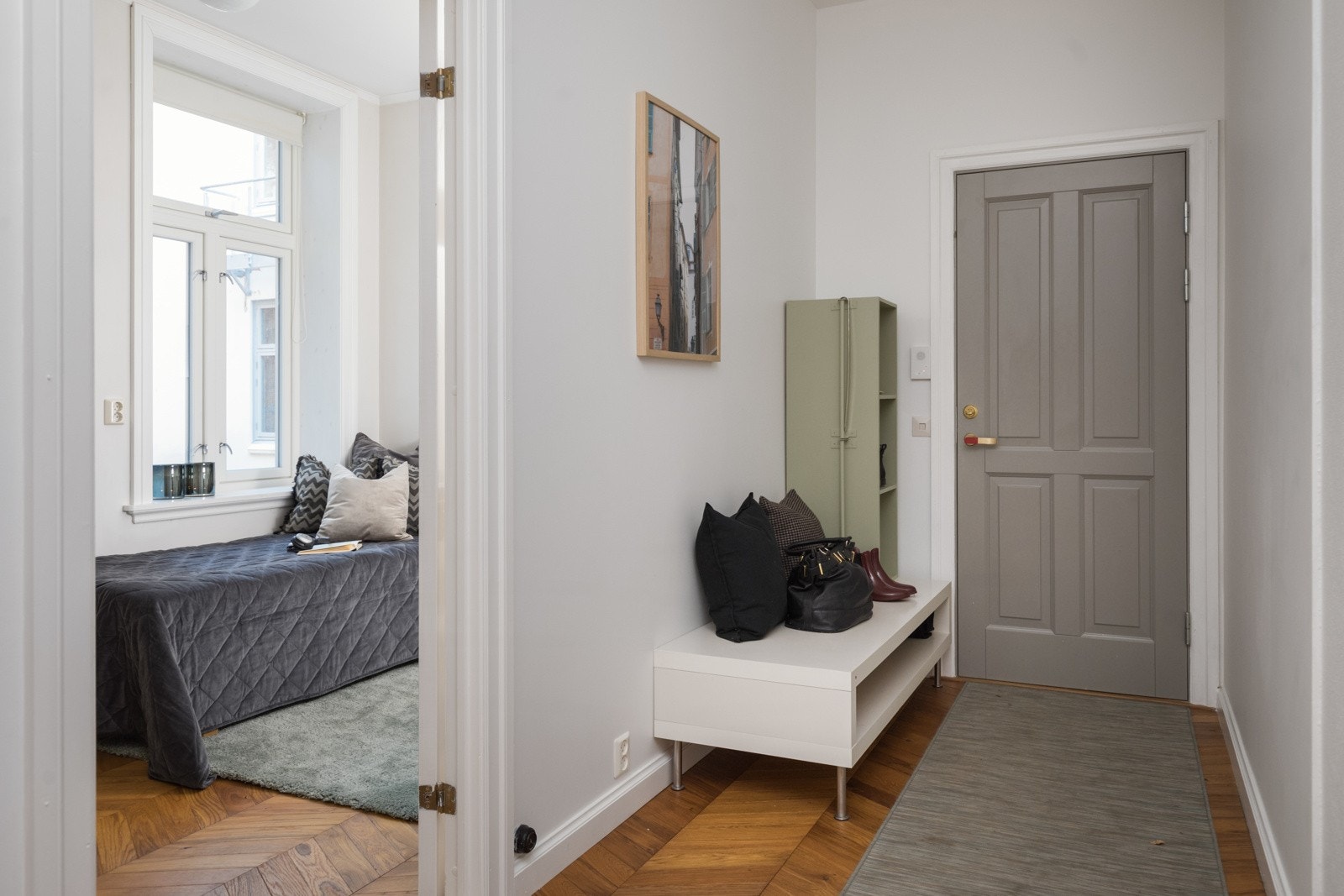 Både kabel-tv, internett, kommunale avgifter, bygningsforsikring, drift og vedlikehold er inkl. i fellesutgiftene. Galleribilde