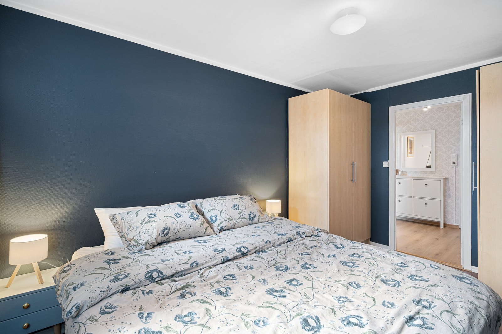 Her får man god plass til en stor seng og øvrig møblement. Galleribilde