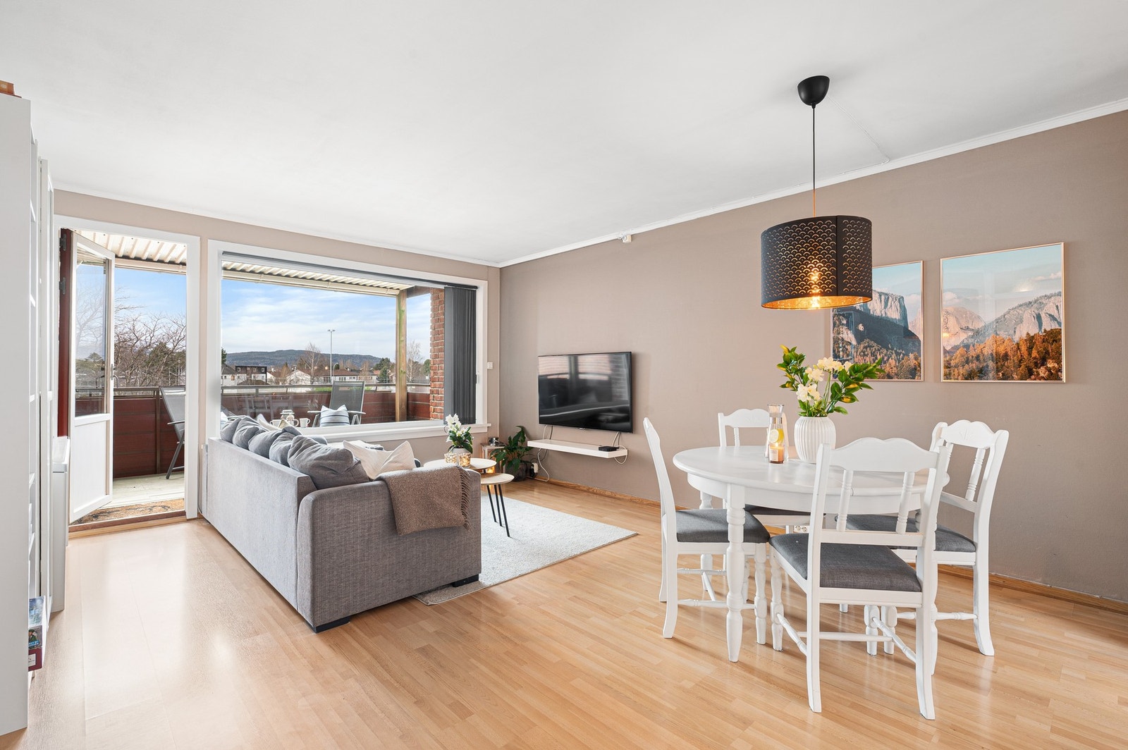 EiendomsMegler 1 ved Markus Tangvik har gleden av å presentere en flott 2-roms leilighet i Østre Berg 13. Galleribilde