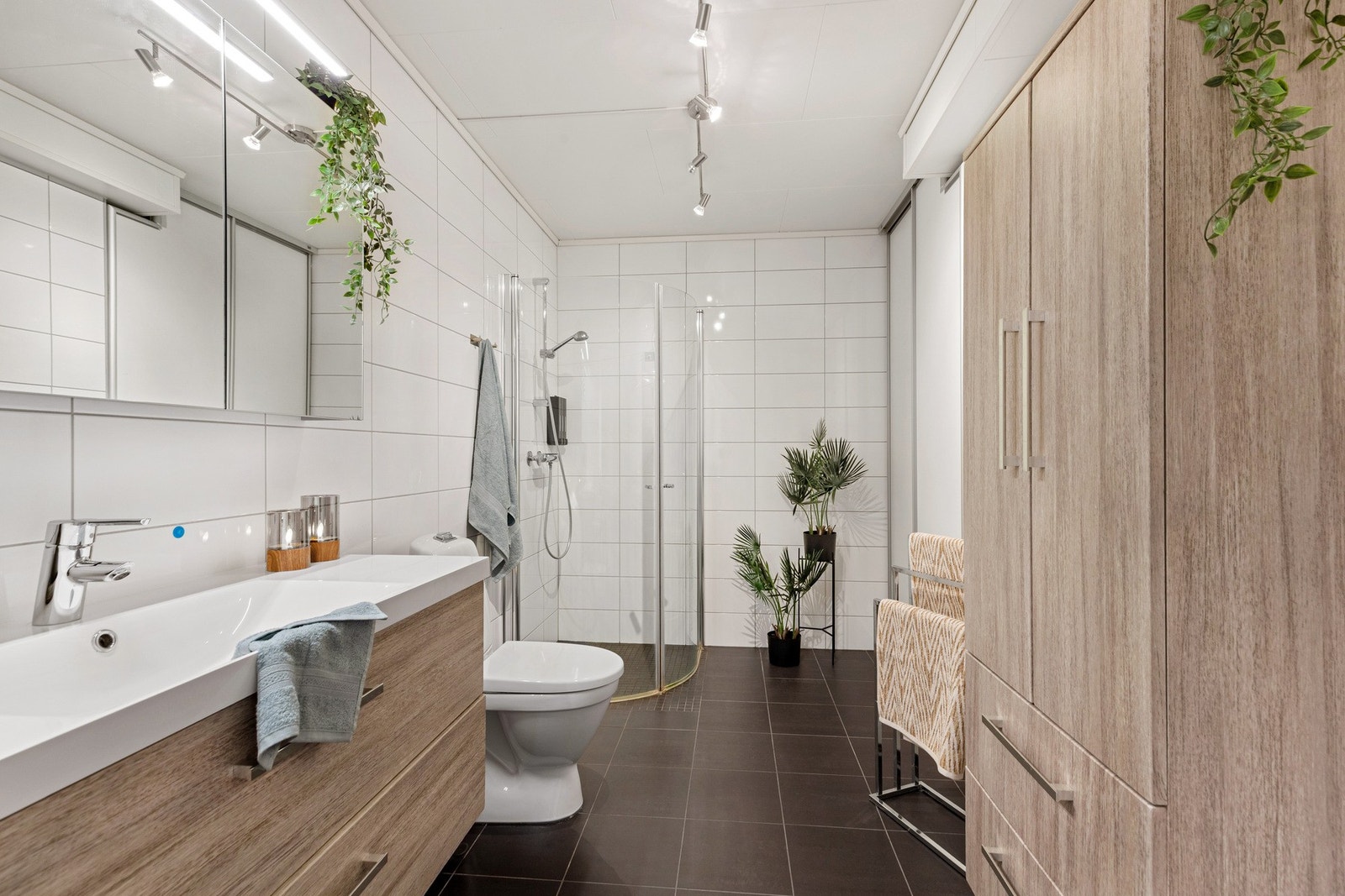 Delikat helfliset baderom. Galleribilde