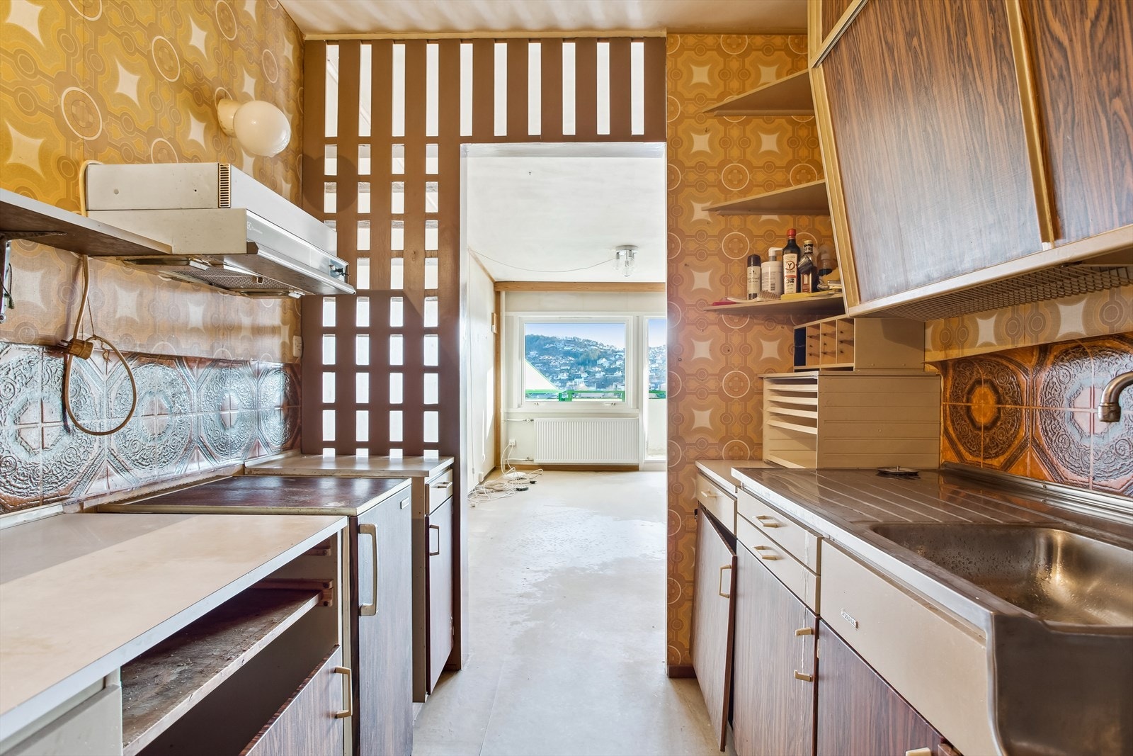 Retro kjøkken som kan bli fint og moderne med litt arbeid! Galleribilde