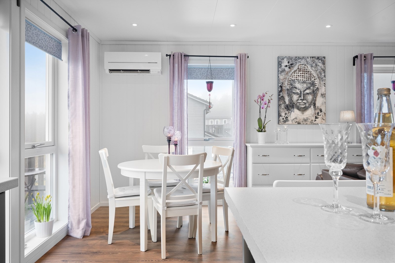 Her har du også god plass til et spisebord. Galleribilde