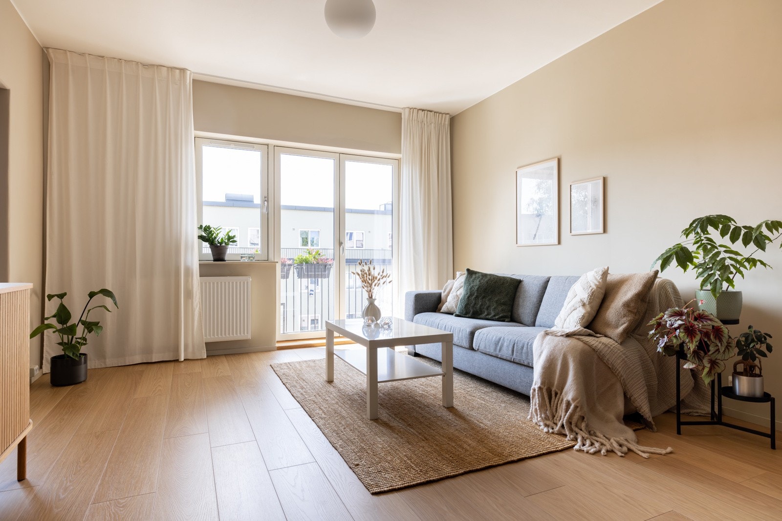 En lun, lys og gjennomgående 3-roms selveier. Galleribilde