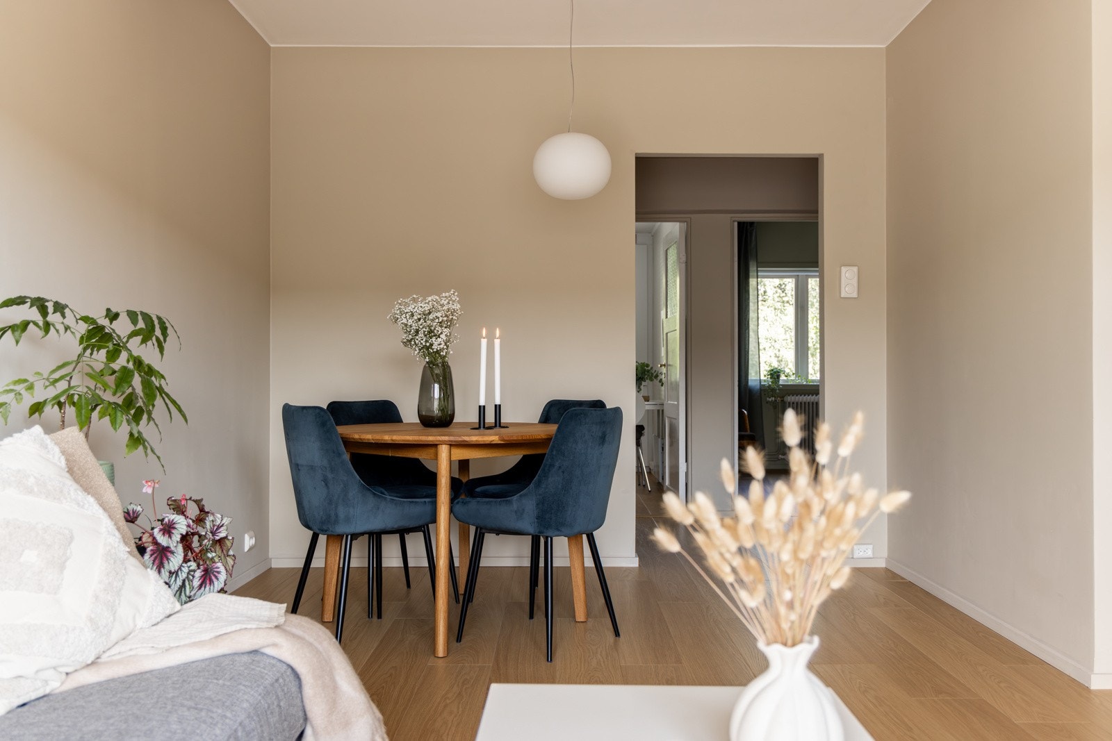 Velegnet plass til spisebordsgruppe. Galleribilde