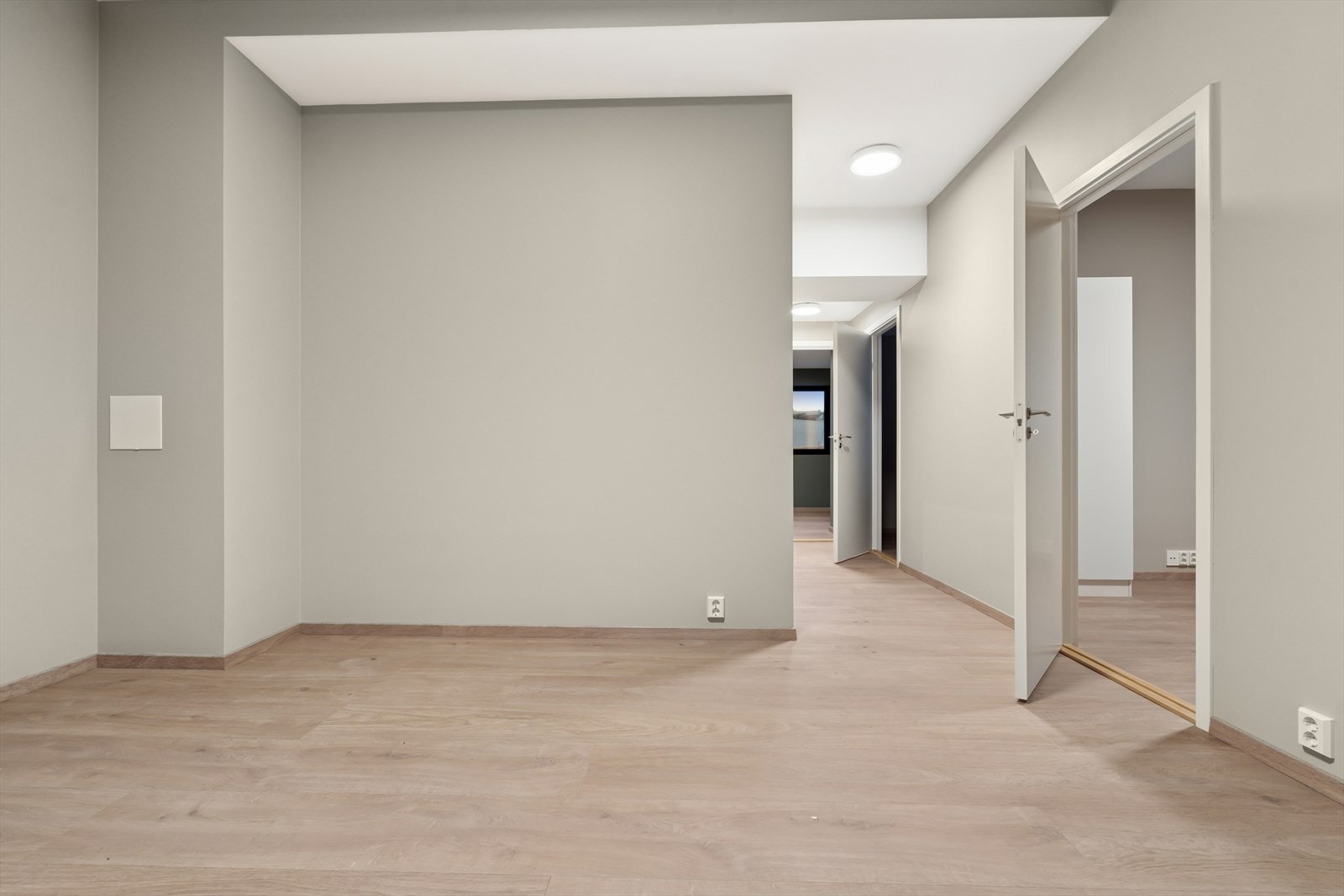 Inngangspartiet har gode muligheter for å innredes med garderobeløsning. Galleribilde