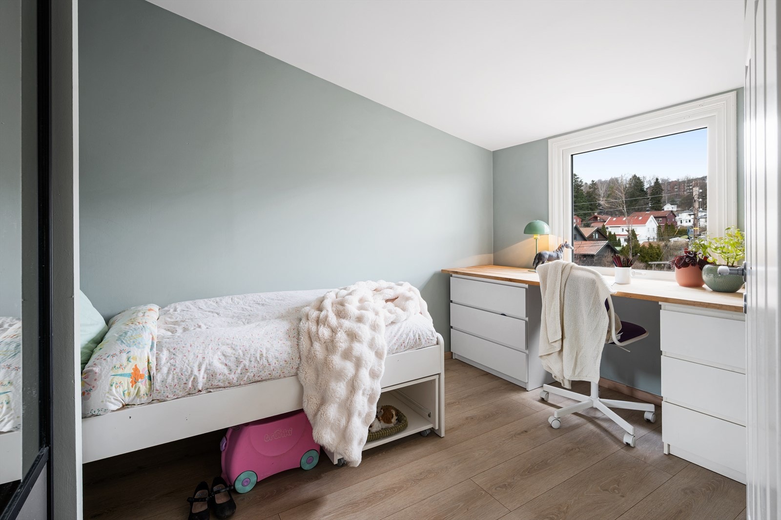 Med tre soverom er det rom for en større familie. Galleribilde