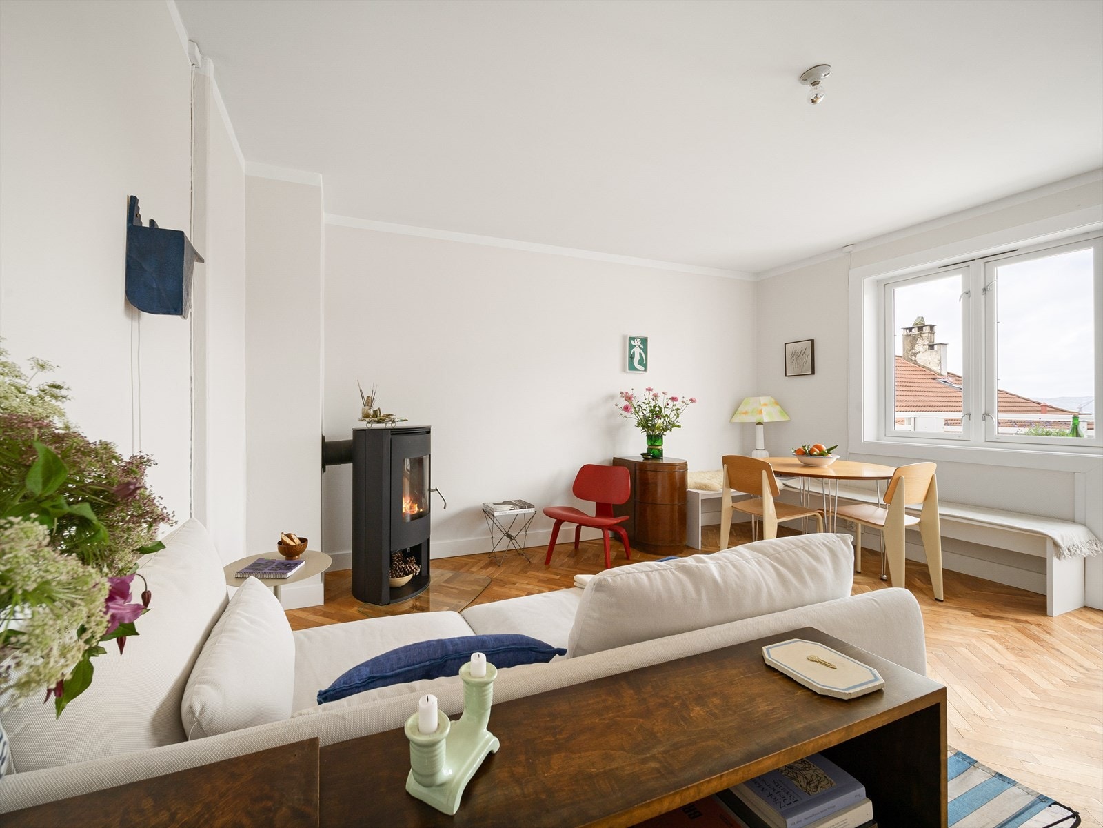 Velkommen til Edvard Griegs vei 32- presentert av Stian Yndestad v/Eiendomsmegler Vest Galleribilde