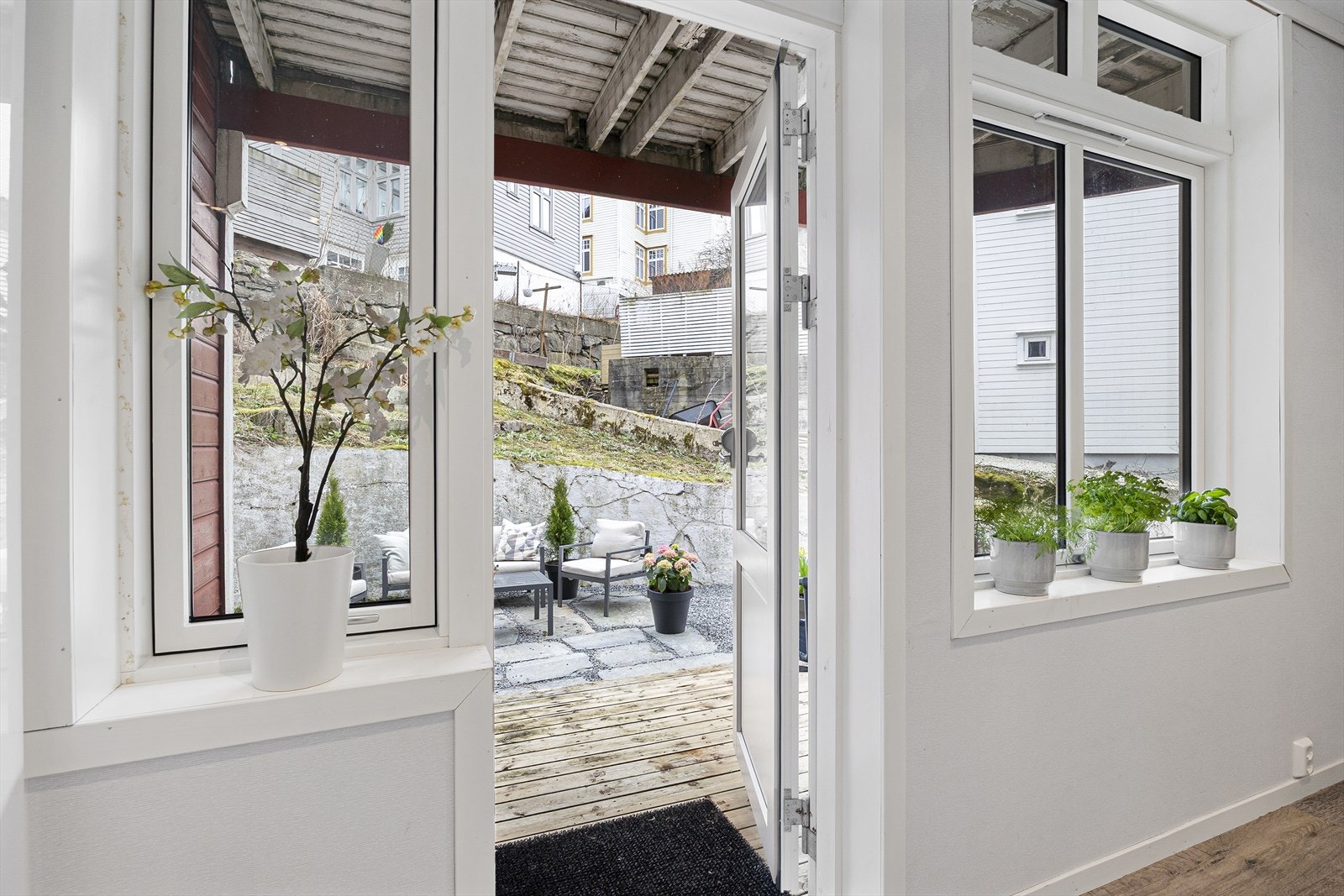 Uteplass Galleribilde