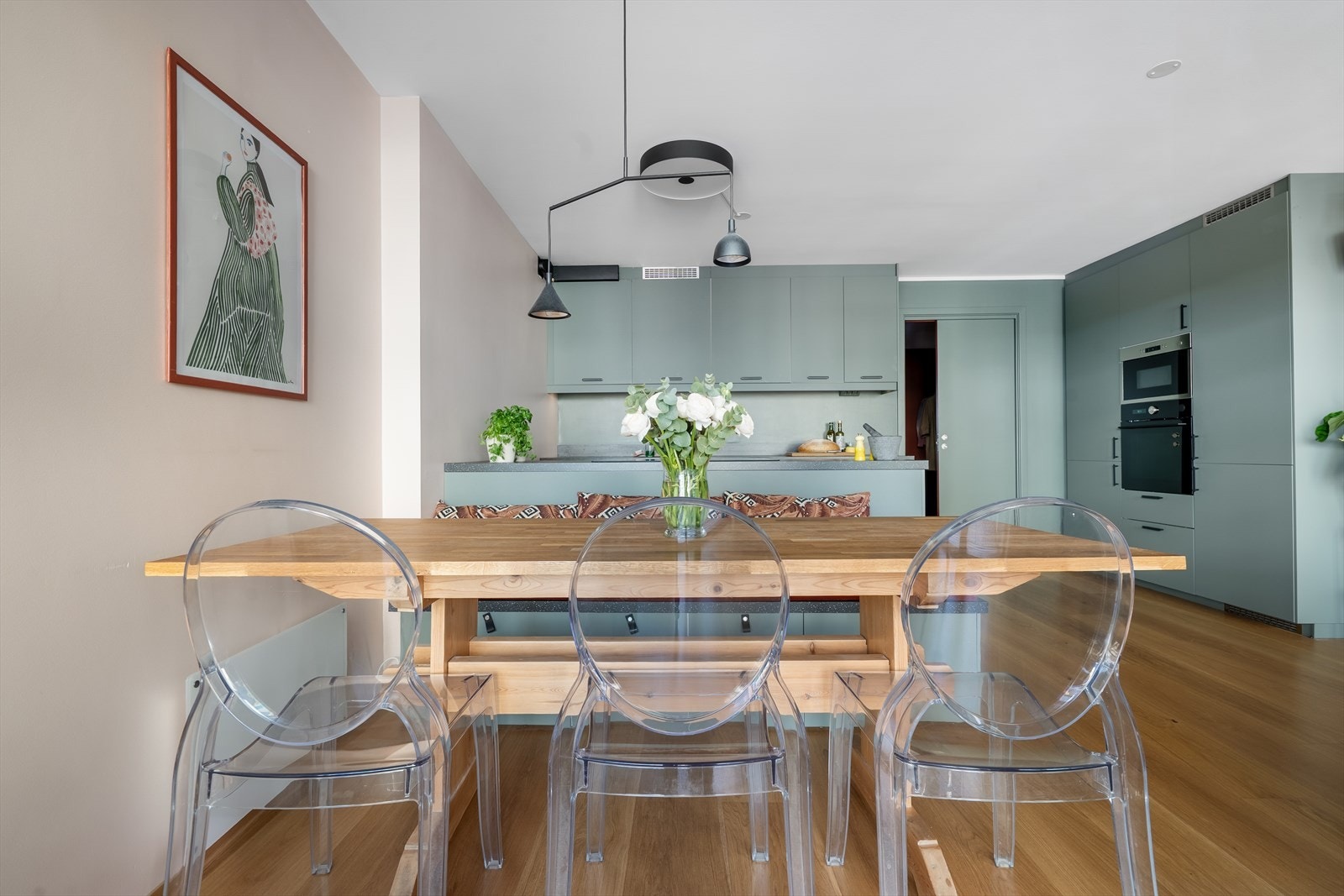 Det er smartpærer i mange av lampene. Galleribilde