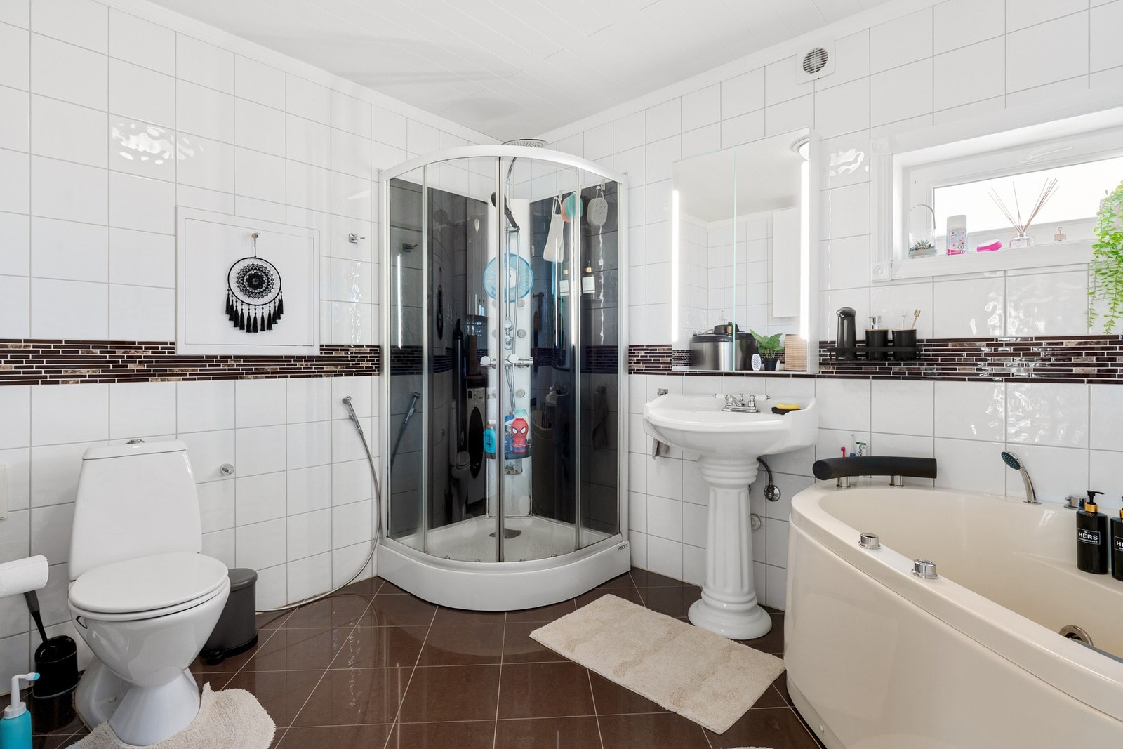 Flislagt baderom med varmekabler. Galleribilde