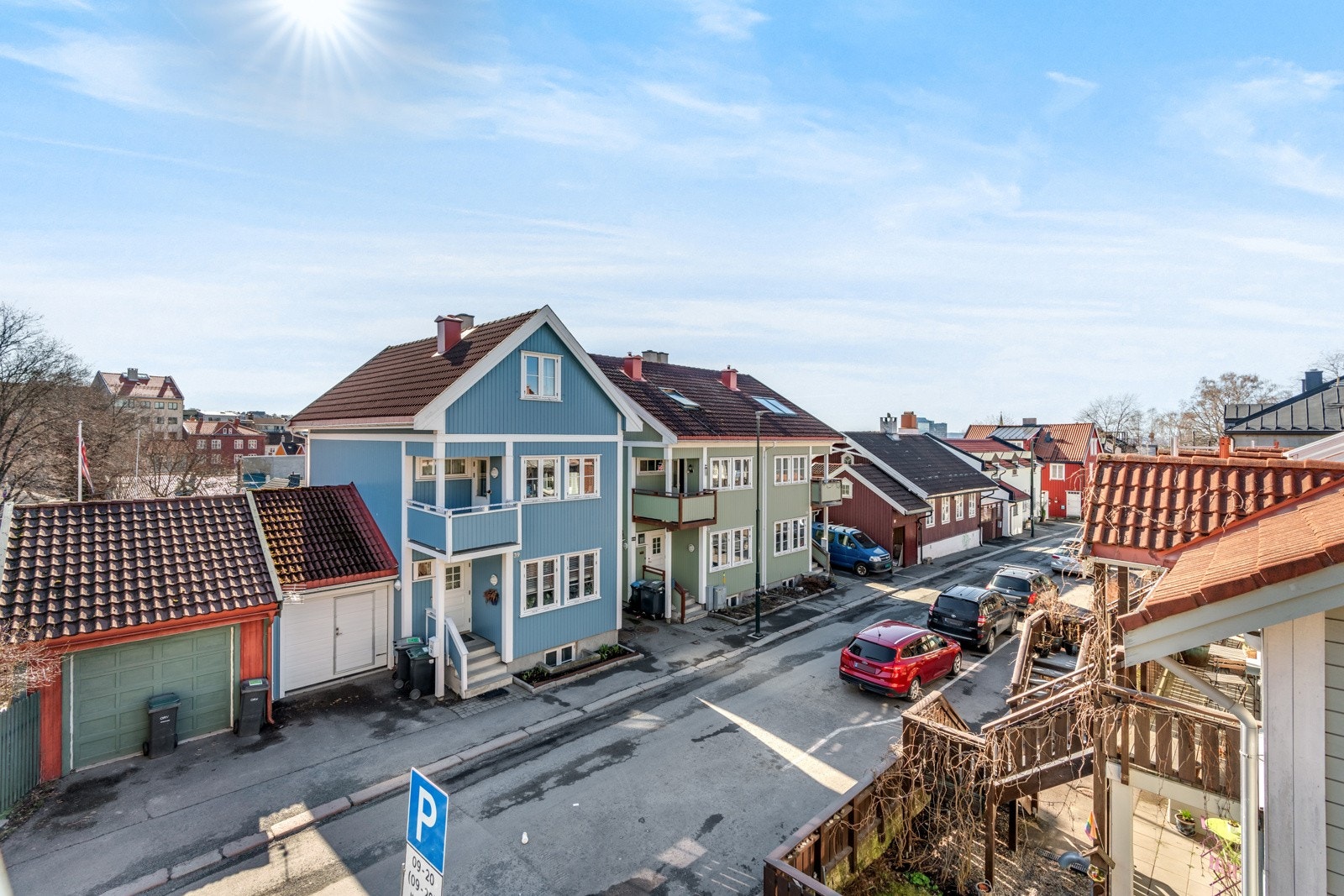 Syd-vest vendt balkong med gode solforhold Galleribilde