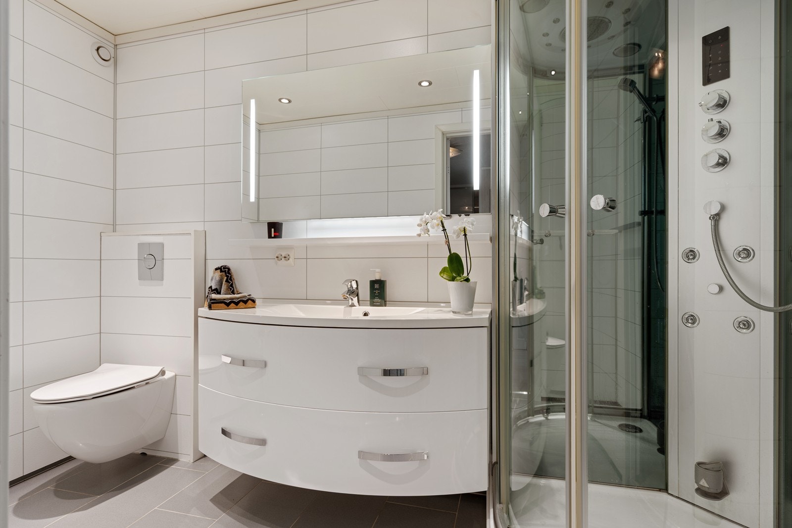 Flott og innbydende baderom. Galleribilde