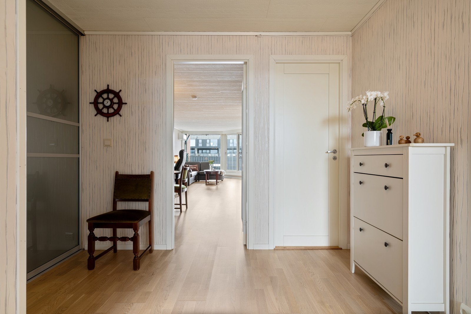 Gang inn til stuen. Galleribilde