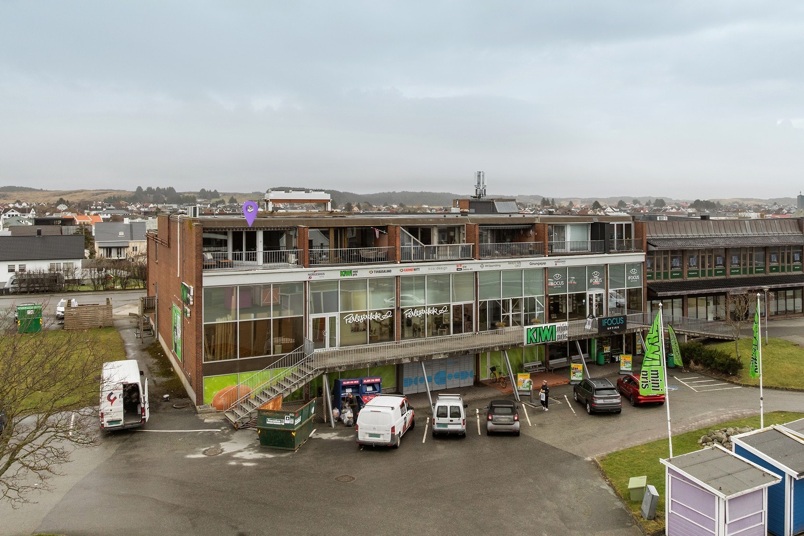 Velkommen til en pen hjørneleilighet i Klæhaugvegen 14. Galleribilde