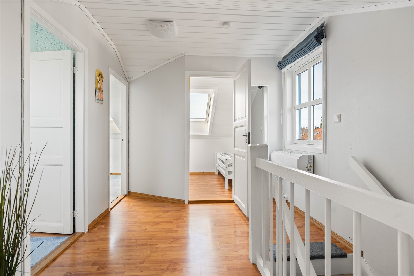 2.etg byt på praktisk varmepumpe med klimafunksjon, samt flere rom. Galleribilde