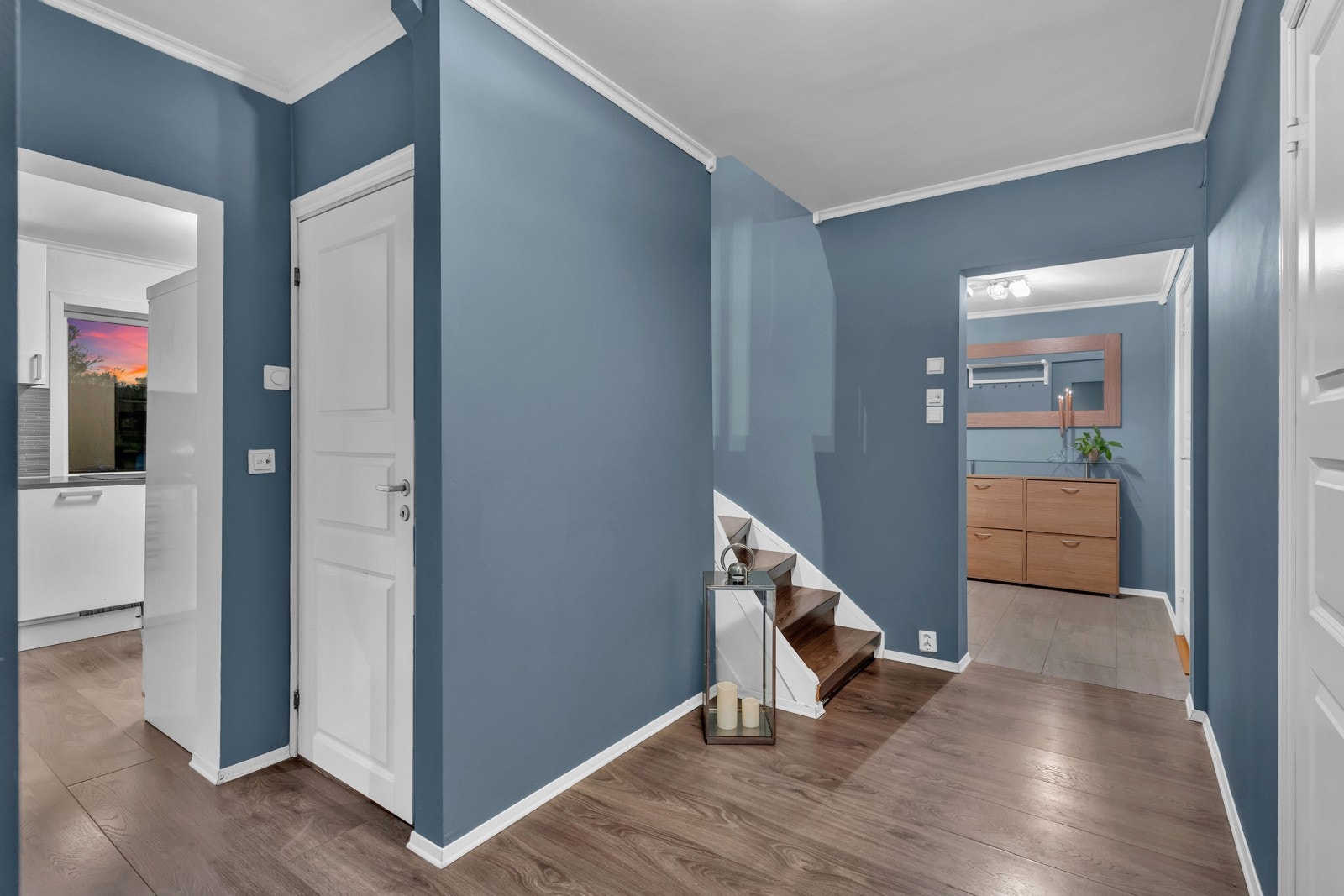 Hallrom. Galleribilde