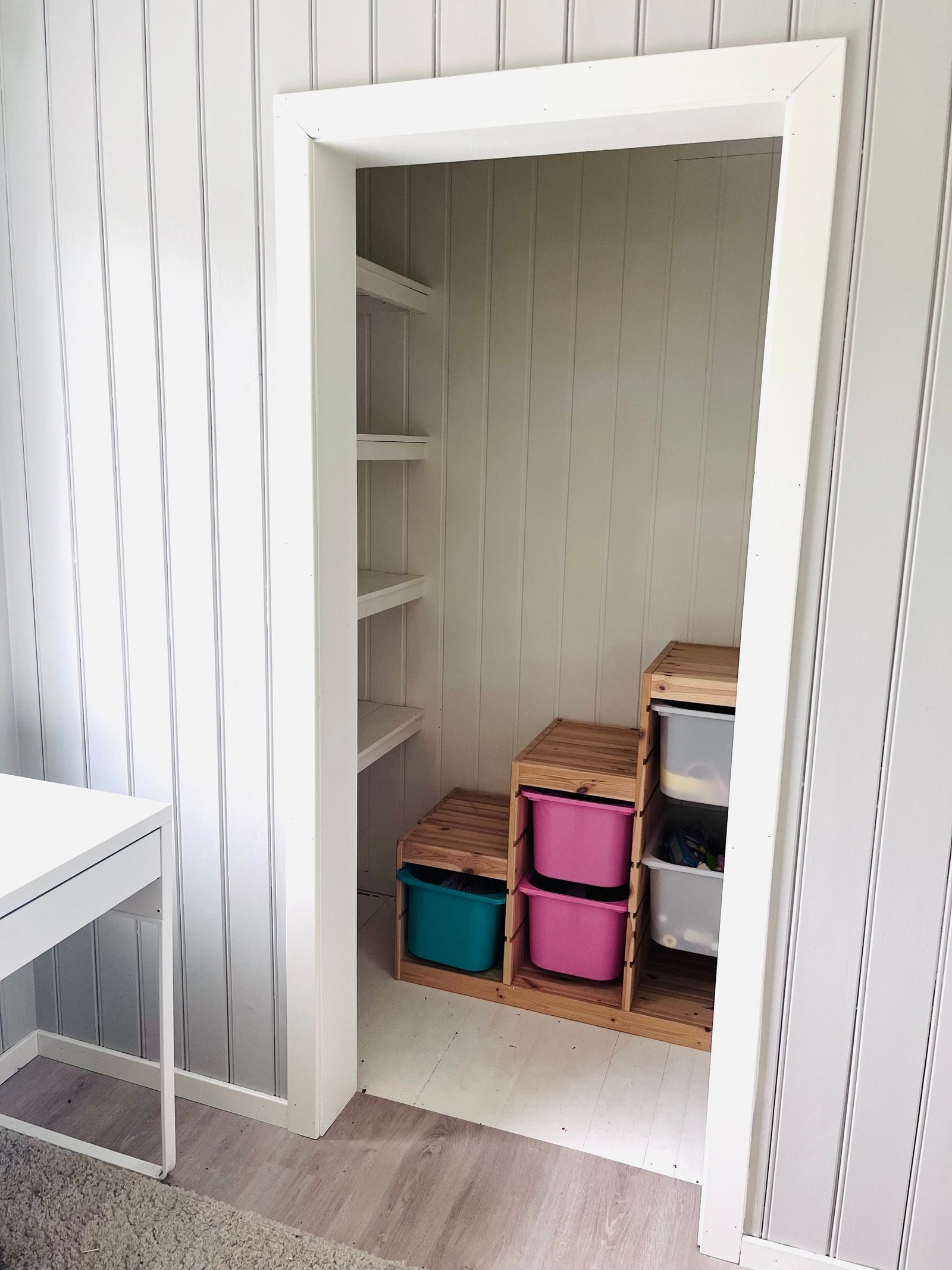 Soverom 3 har eget disponibelt rom til klær eller leker Galleribilde