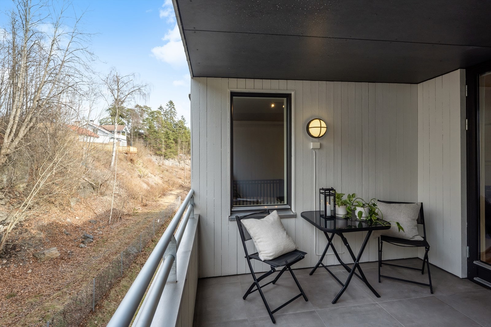 Her flytter man seg etter solen til uteplass nummer to Galleribilde