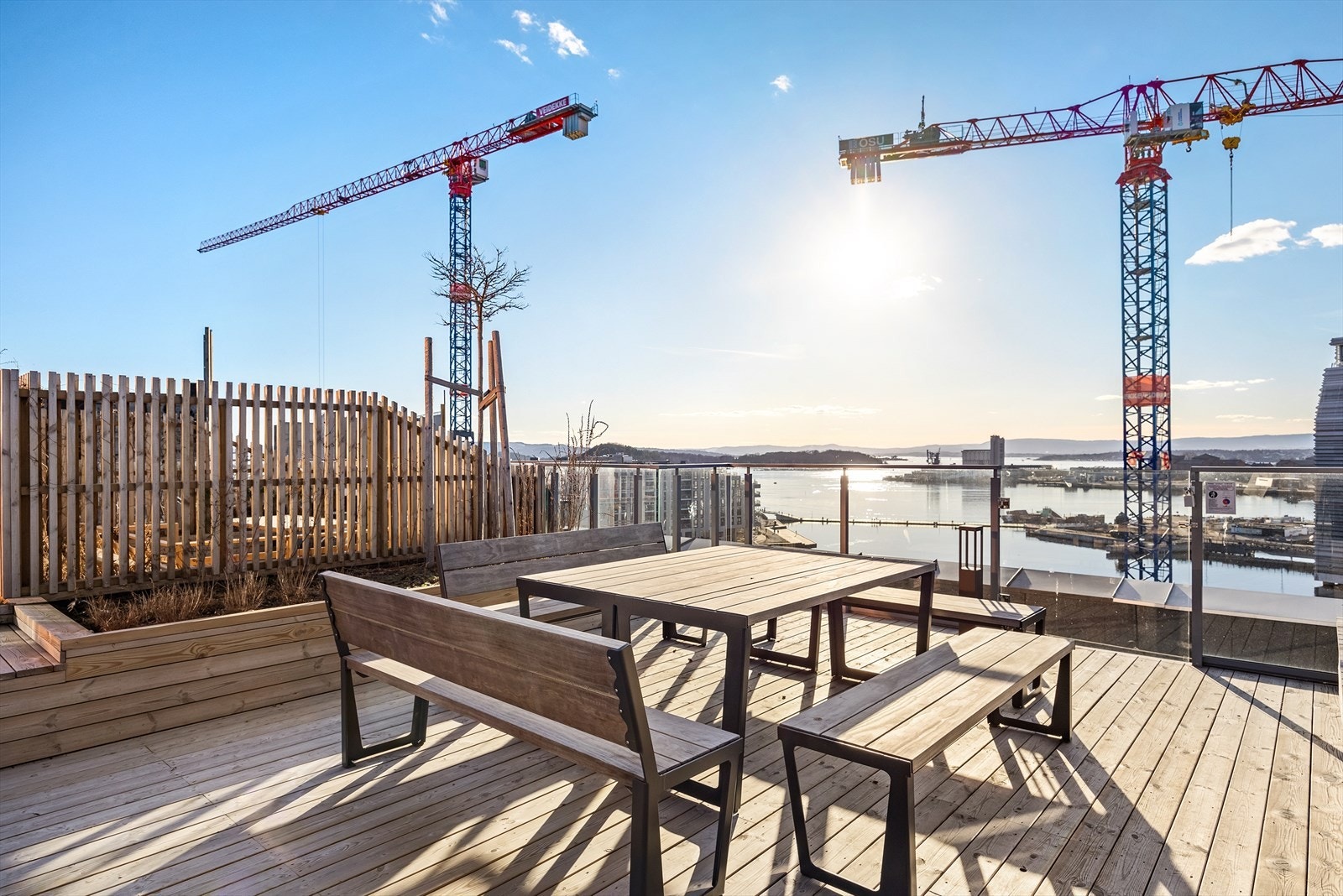 Felles takterrasse i samme bygg med overlegen utsikt! Galleribilde