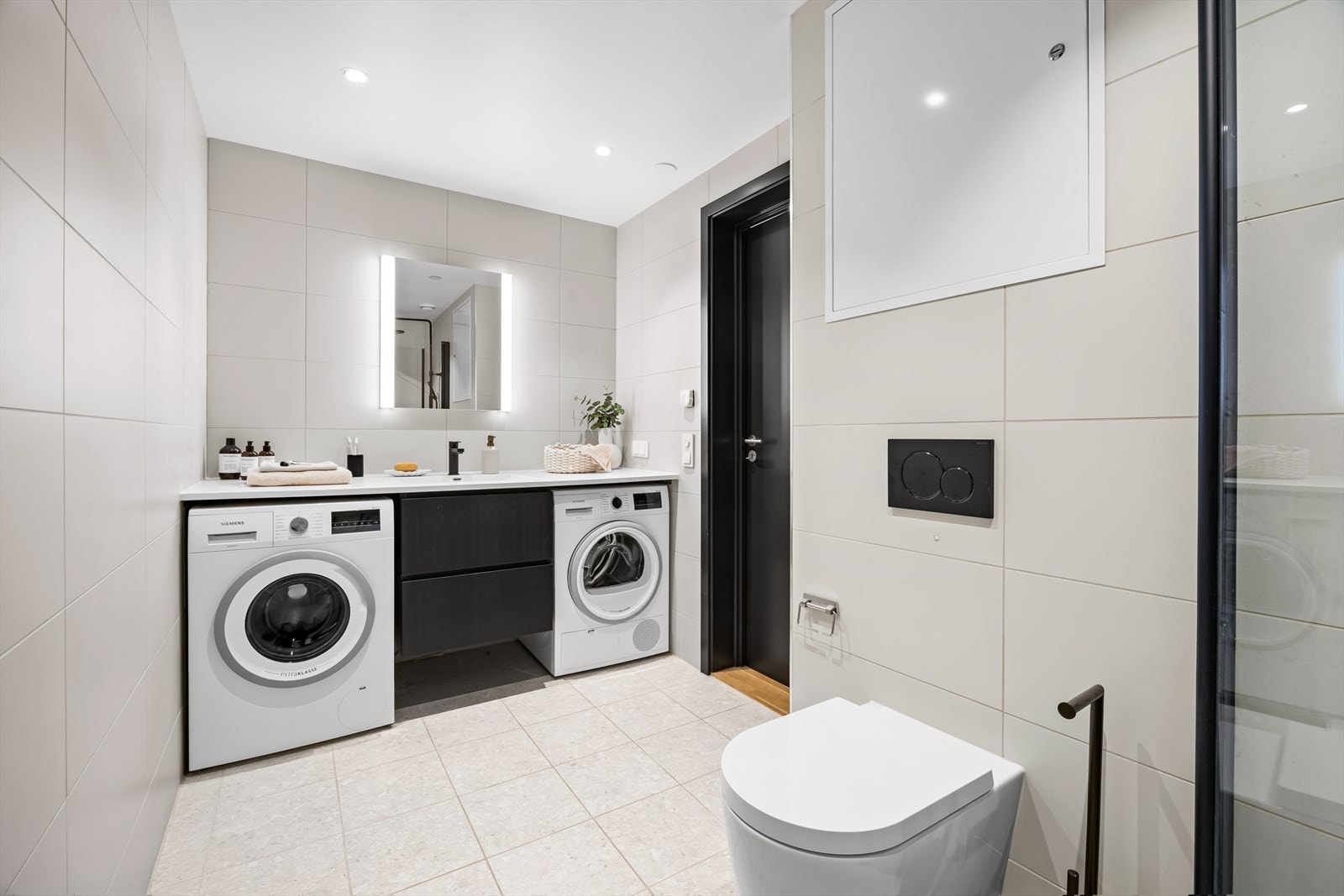 Servant med underskap og opplegg vaskemaskin Galleribilde