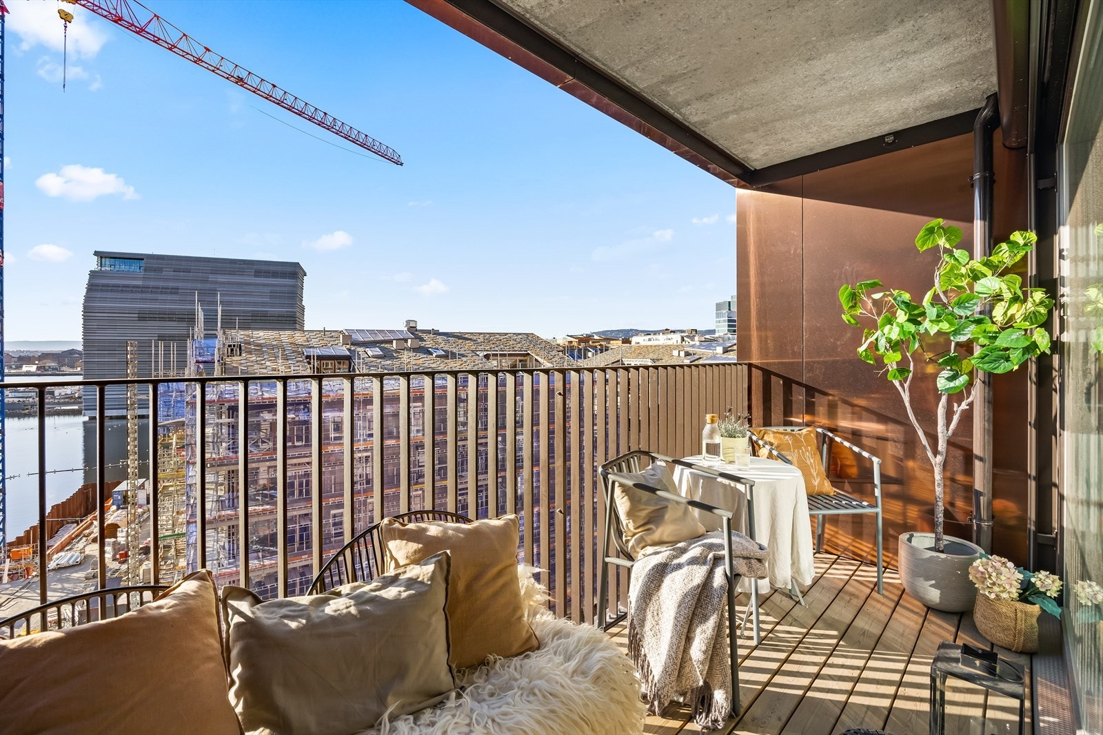 Solrik vestvendt balkong på ca. 6 kvm Galleribilde