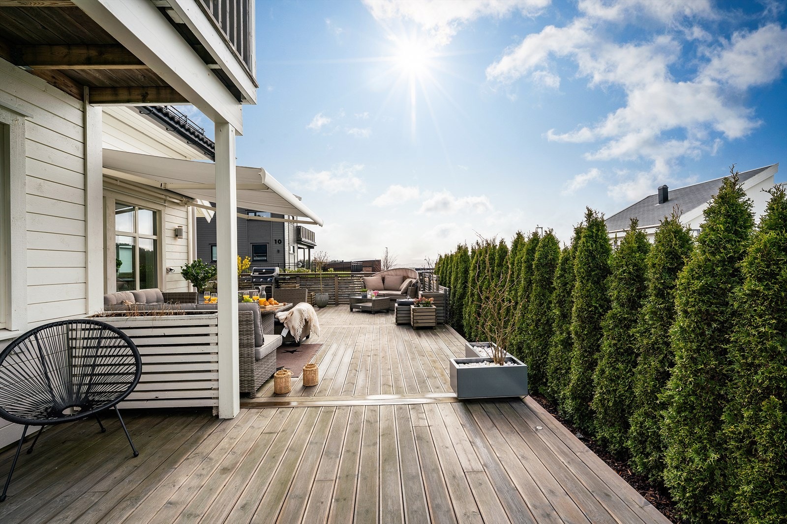 - Vestvendt terrasse på hele 54,7m² - Galleribilde