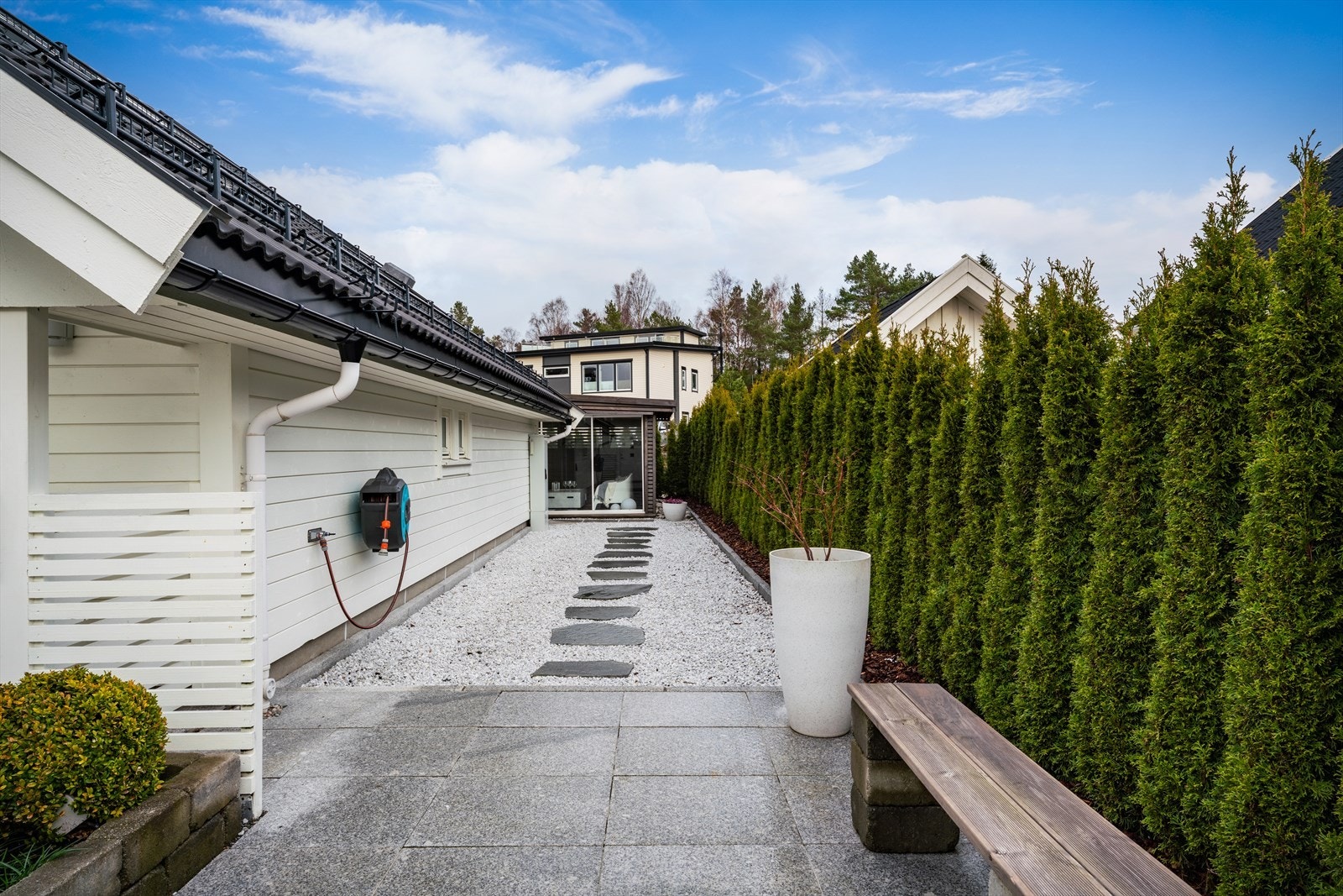 - Merk at du også har en bod med utvendig adkomst på 5,4m² - Galleribilde