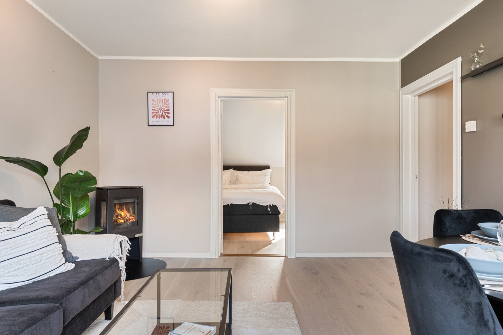 - Fra stuen er det inngang til soverom nr. 2 - Galleribilde