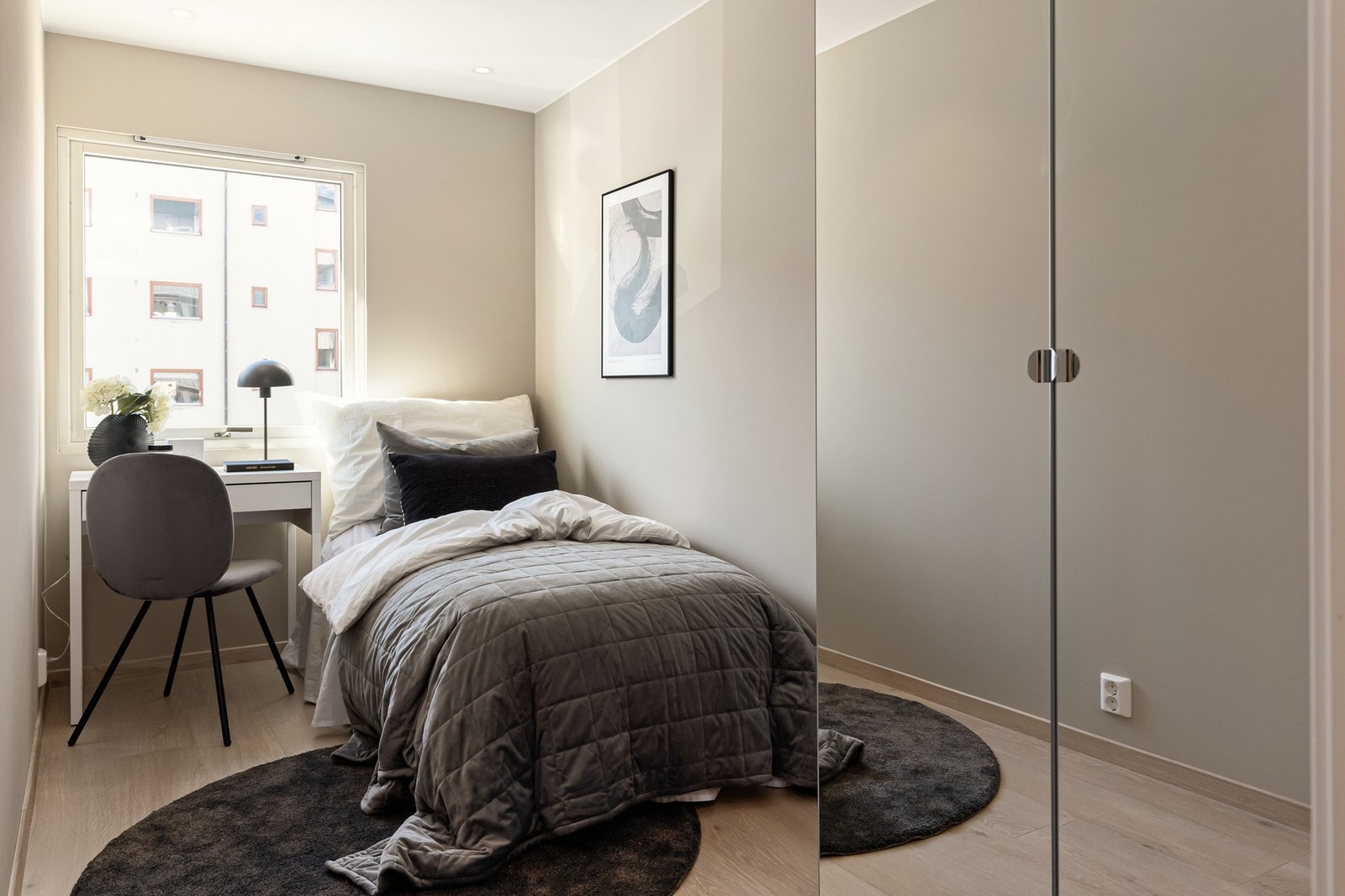 Innredet garderobeskap Galleribilde