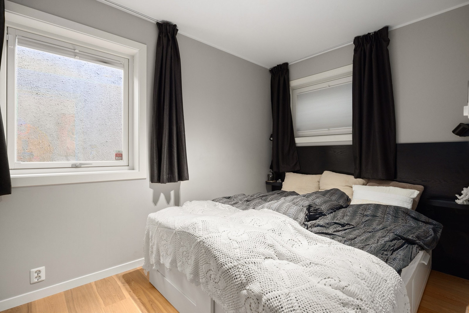 Del av praktikantdel som er benyttet som soverom. Står som bod på tegning og ikke godkjent for varig opphold. Galleribilde