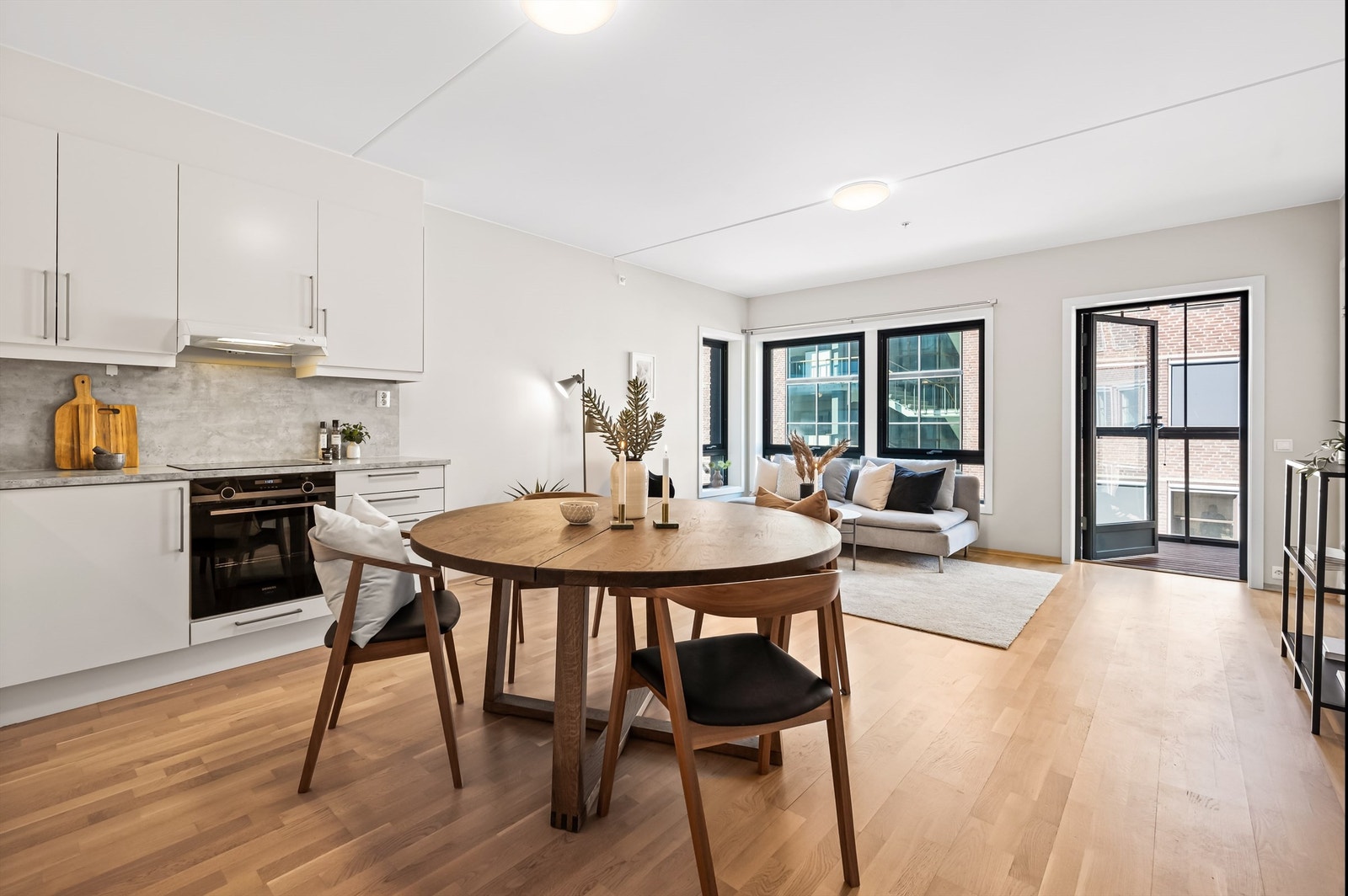 Krogsveen v/Markus Alm Thoen ønsker velkommen til Engene 3! Galleribilde