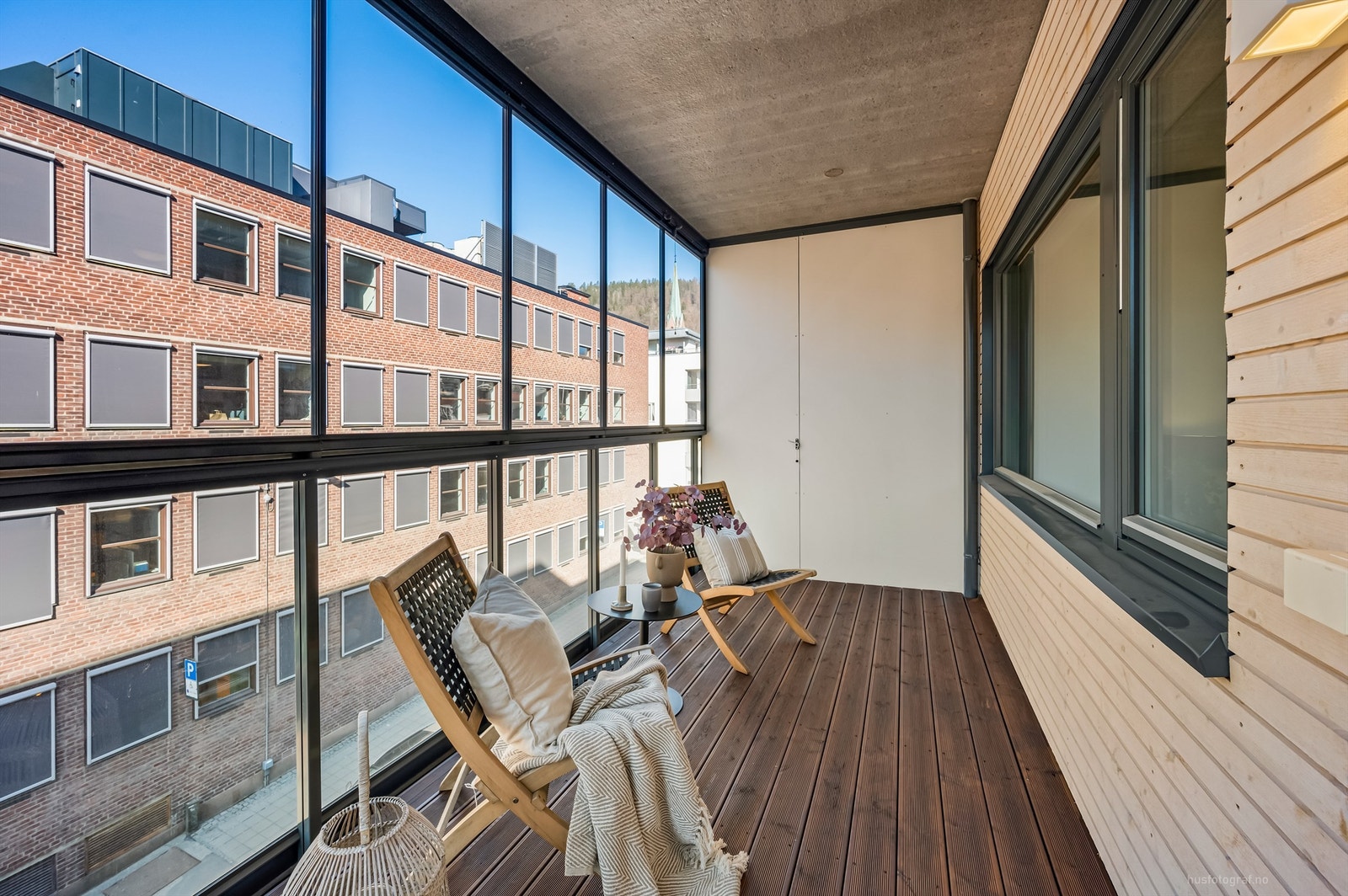 Innglasset balkong med skyvbare glassfelt Galleribilde