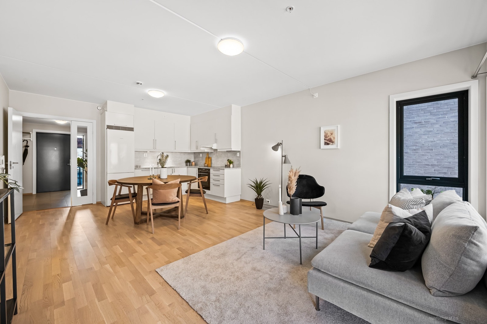 Fjernvarme med radiatorer - Leiligheten er tilkoblet felles vannbårent varmeanlegg Galleribilde