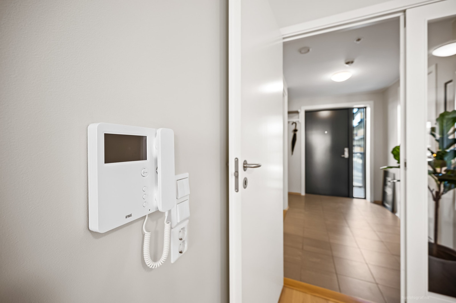 Dørcallinganlegg med åpnerfunksjon Galleribilde
