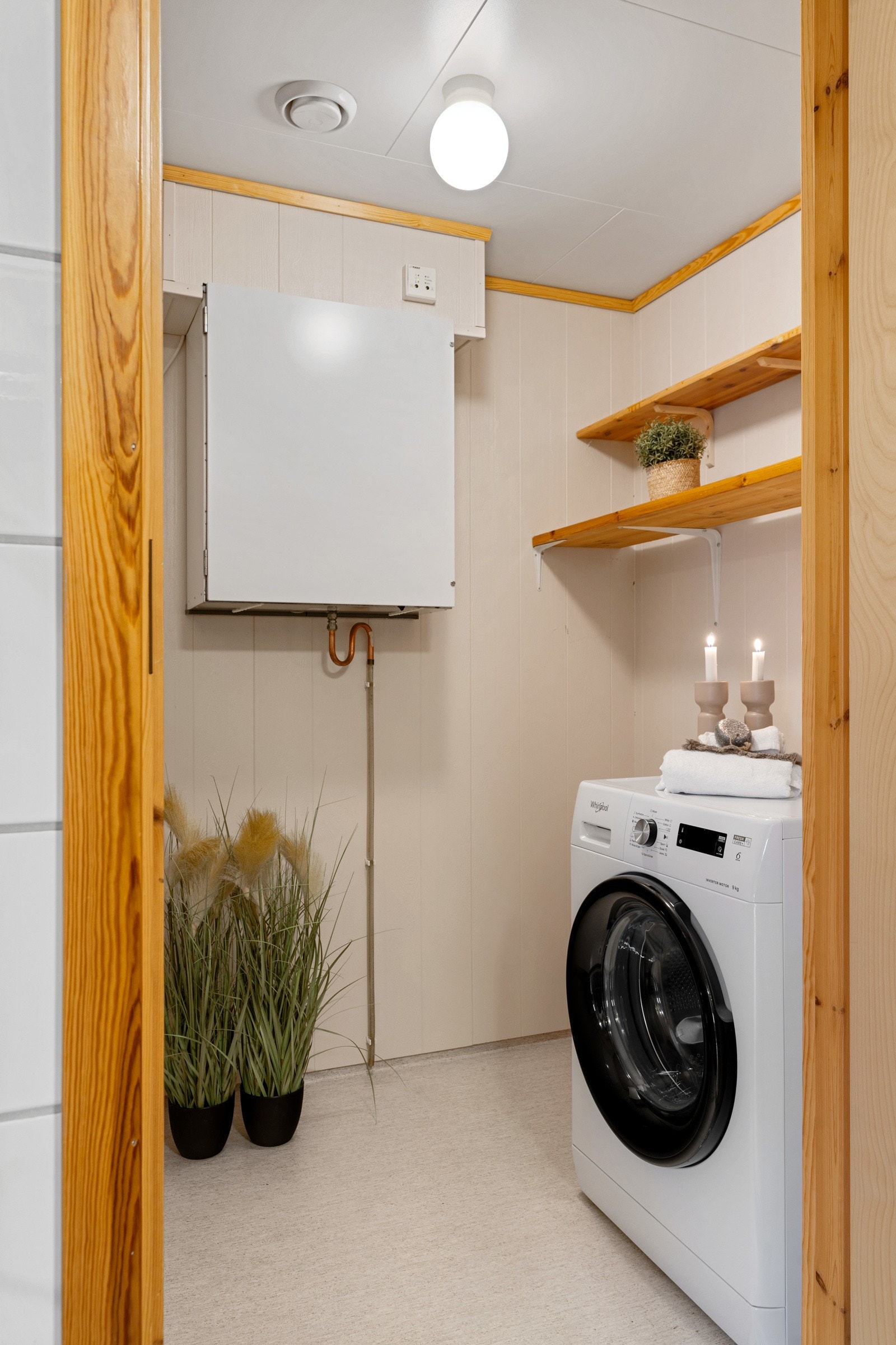 Innenfor badet er det et vaskerom på 3 kvm. Galleribilde