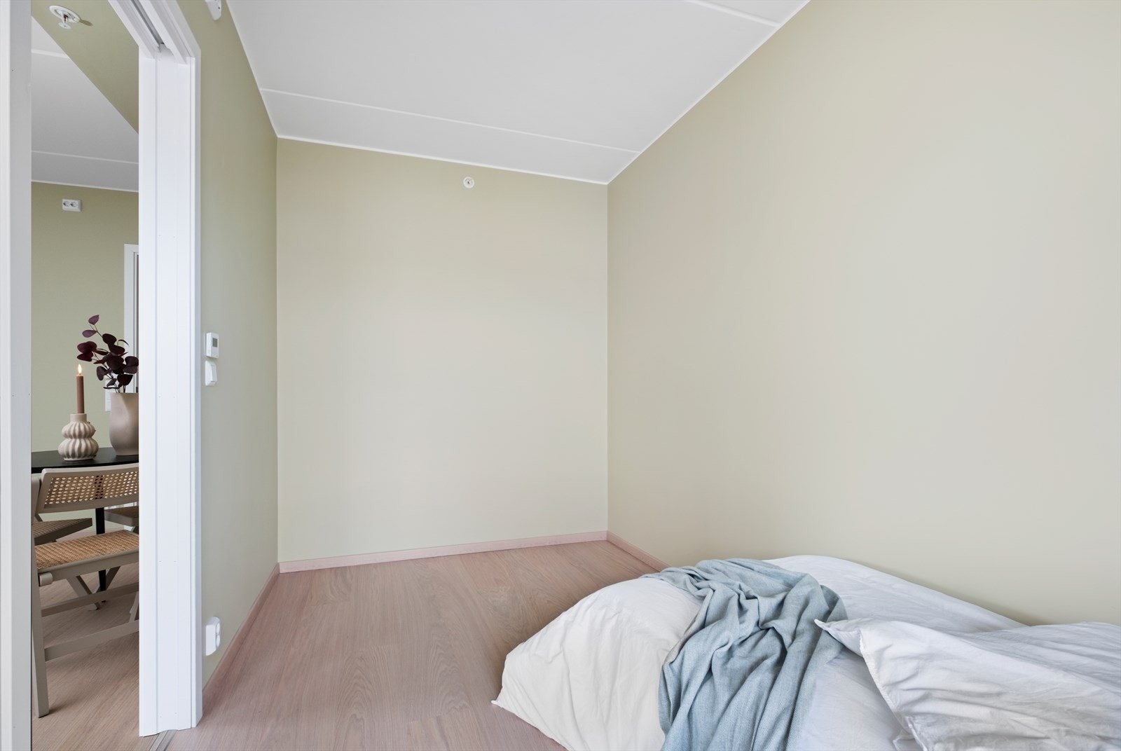 Soverommet ligger i tilknytning til stue og kjøkken. Galleribilde