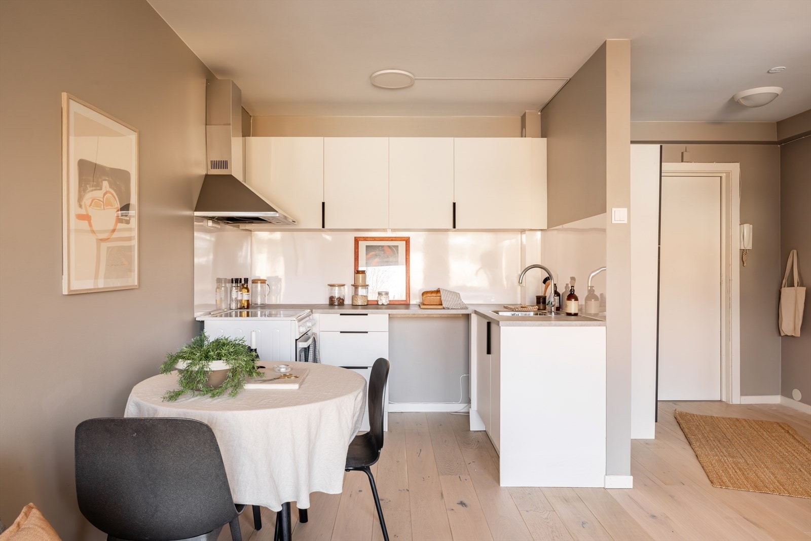 Et perfekt førstegangskjøp med smart og arealeffektiv planløsning! Galleribilde