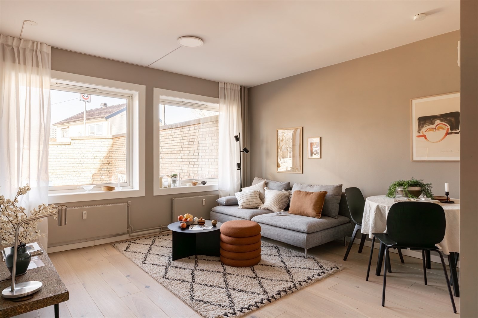 Velkommen til Bergensveien 8 - Presentert av Silje Heggø og Joachim Lindhjem v/Nordvik Galleribilde