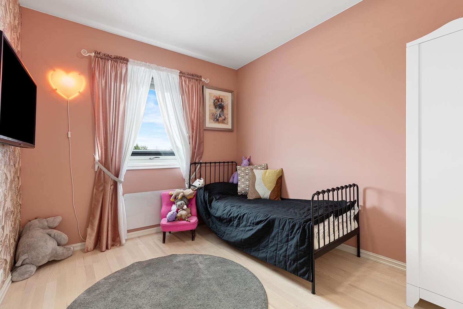 De andre soverommene passer ypperlig som barne/gjesterom. Galleribilde