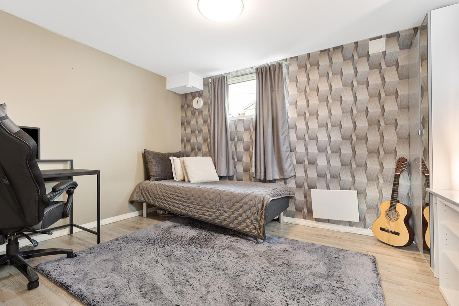 Soverommet har god plass for seng og annet ønsket møblement. Galleribilde