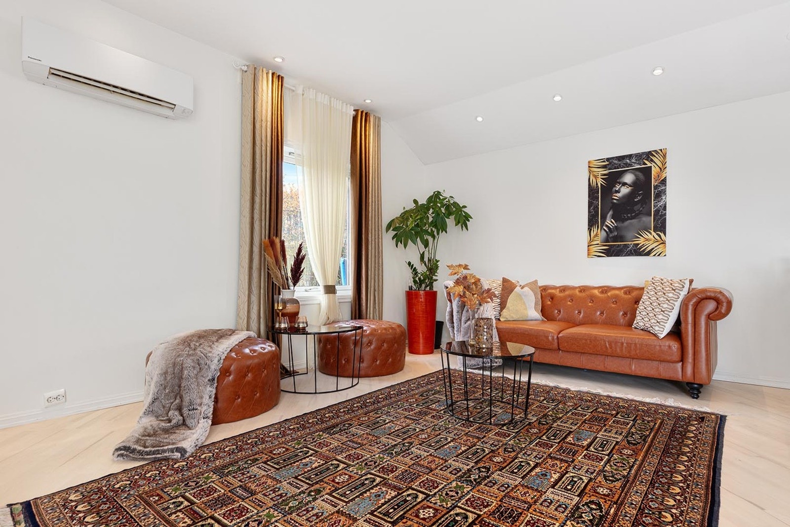 I stuen er det gode møbleringsløsninger for ønsket møblement. Galleribilde