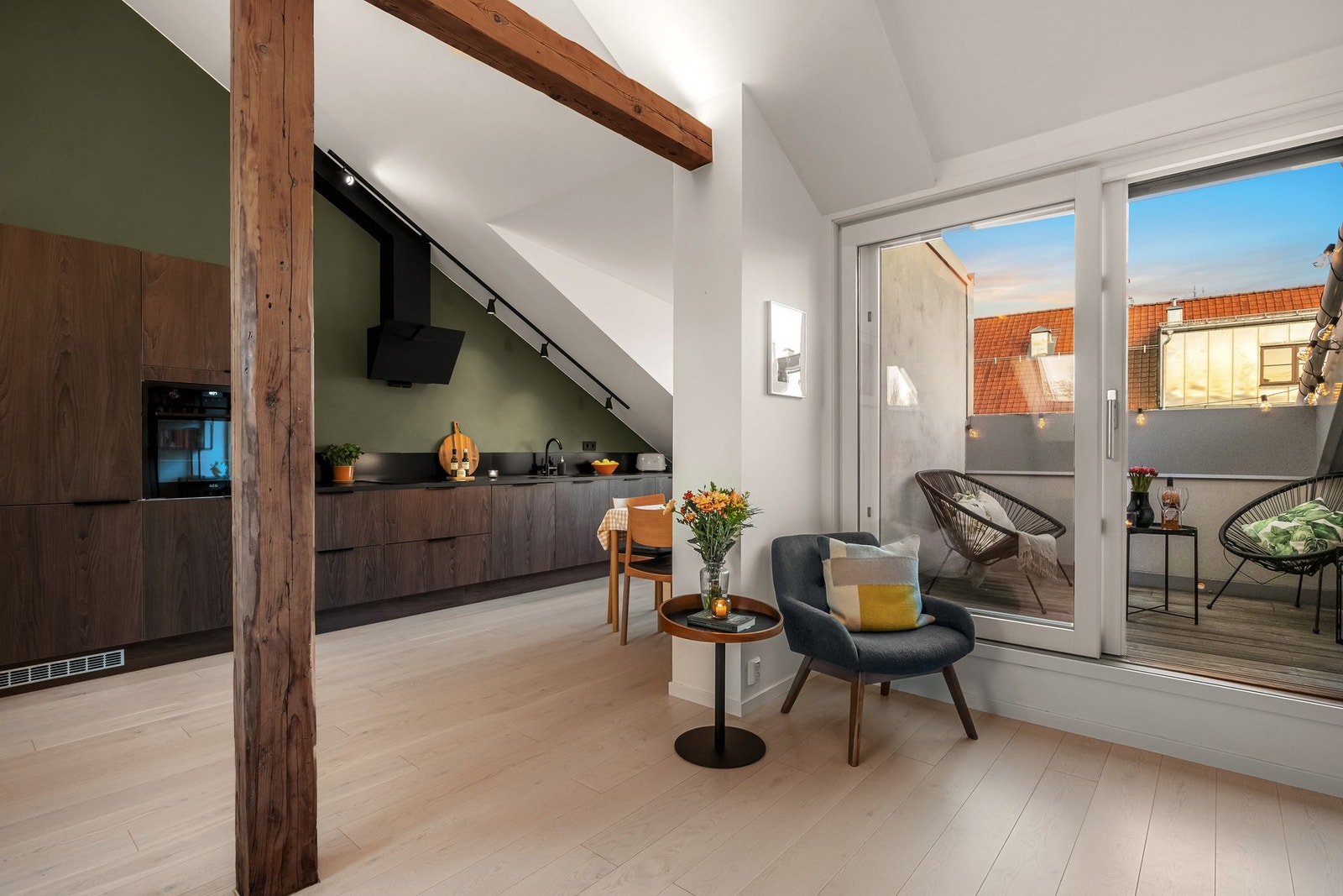 Felleskostnadene inkluderer varmtvann, TV og fibernett med 1000/1000 linje! Galleribilde