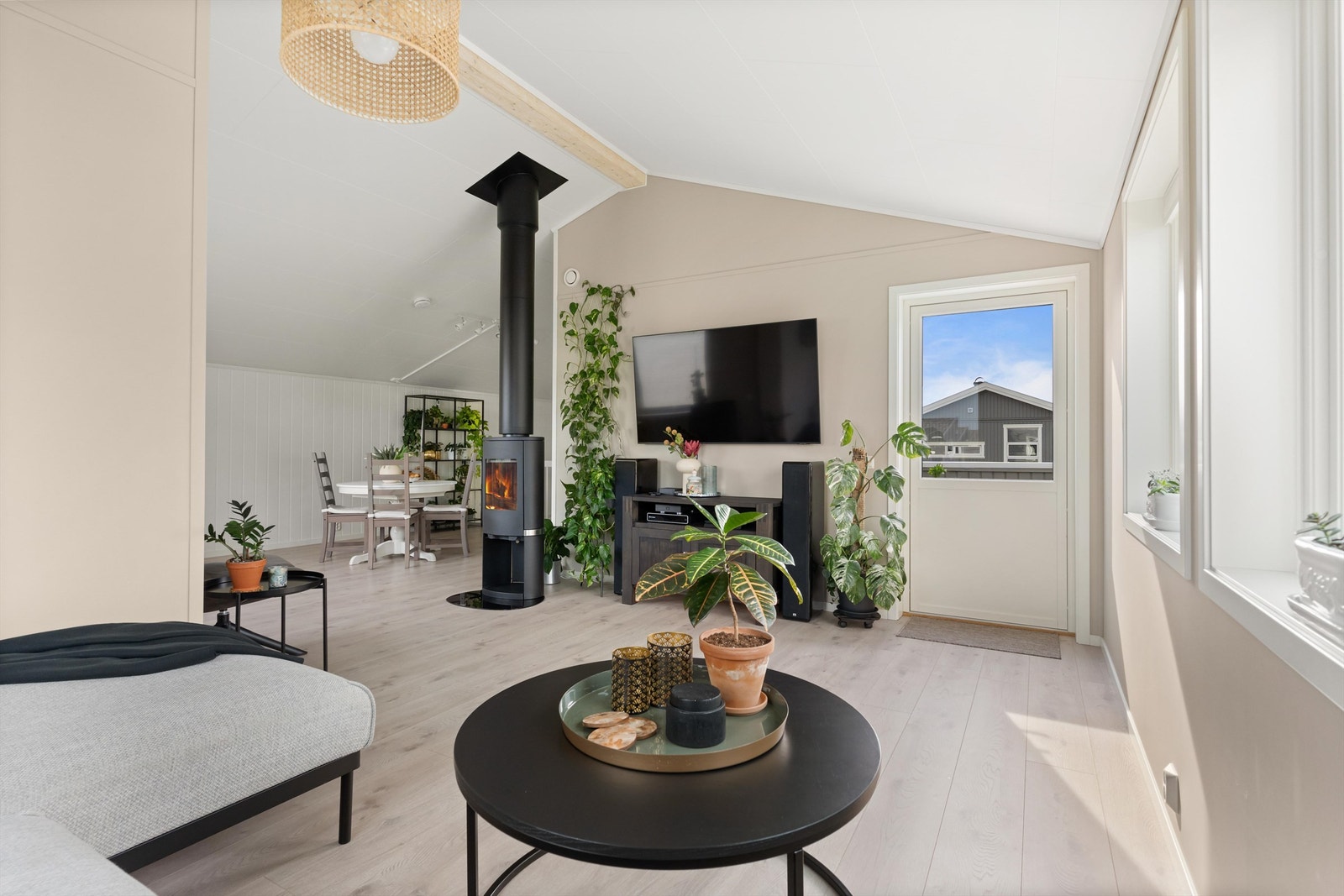 Med utgang fra stuen finner vi boligens balkong. Galleribilde