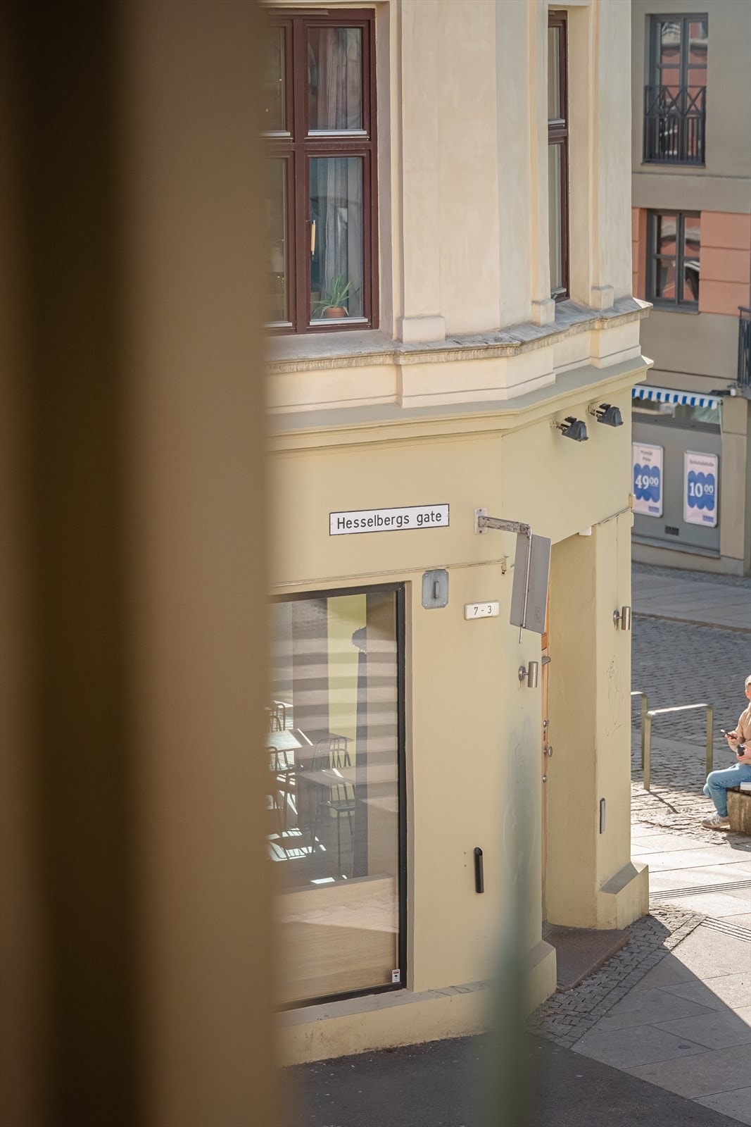 Hesselbergs gate er en rolig blindgate som igjen er en innstikker fra en enveiskjørt gate Galleribilde