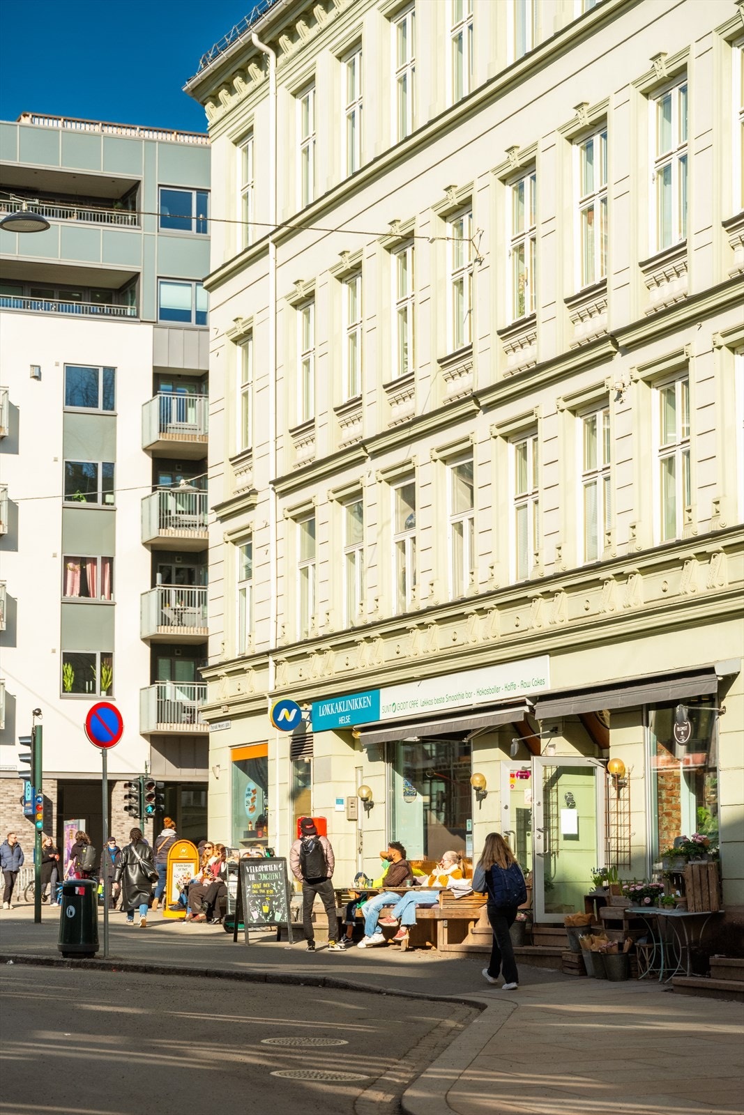 Rett utenfor døren finner du alt denne spennende bydelen har å by på - fra shopping, SATS og gastronomi til et pulserende uteliv. Galleribilde