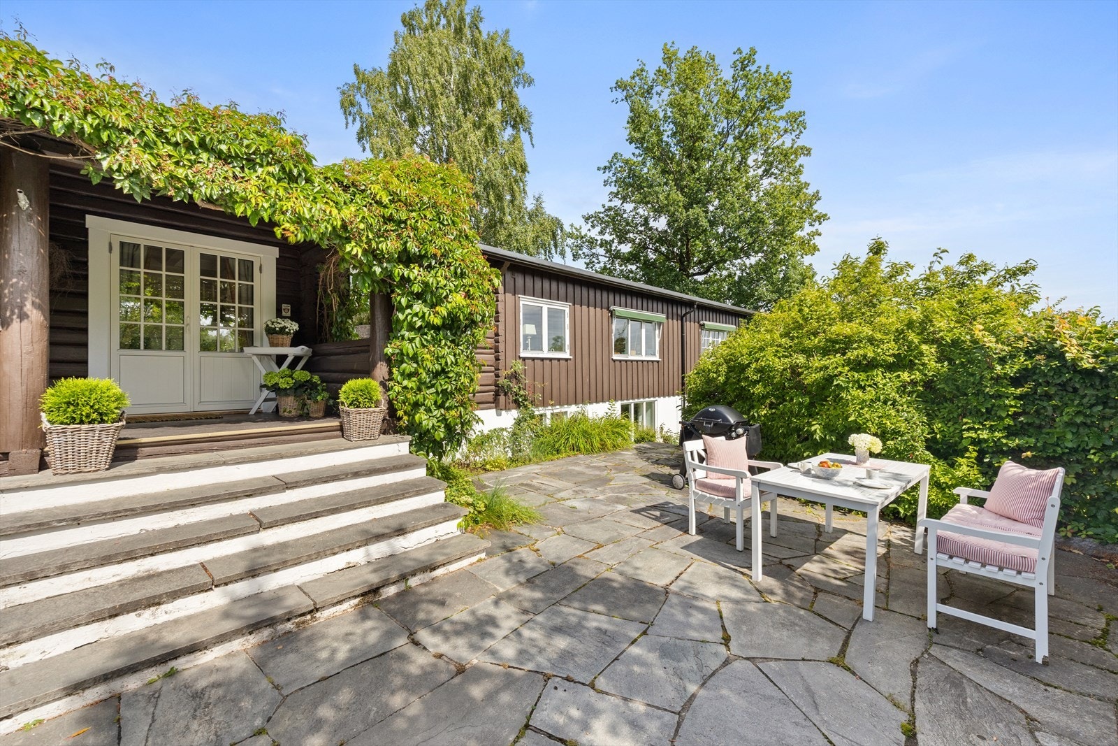 Stor uteplass på 58 kvm. Galleribilde