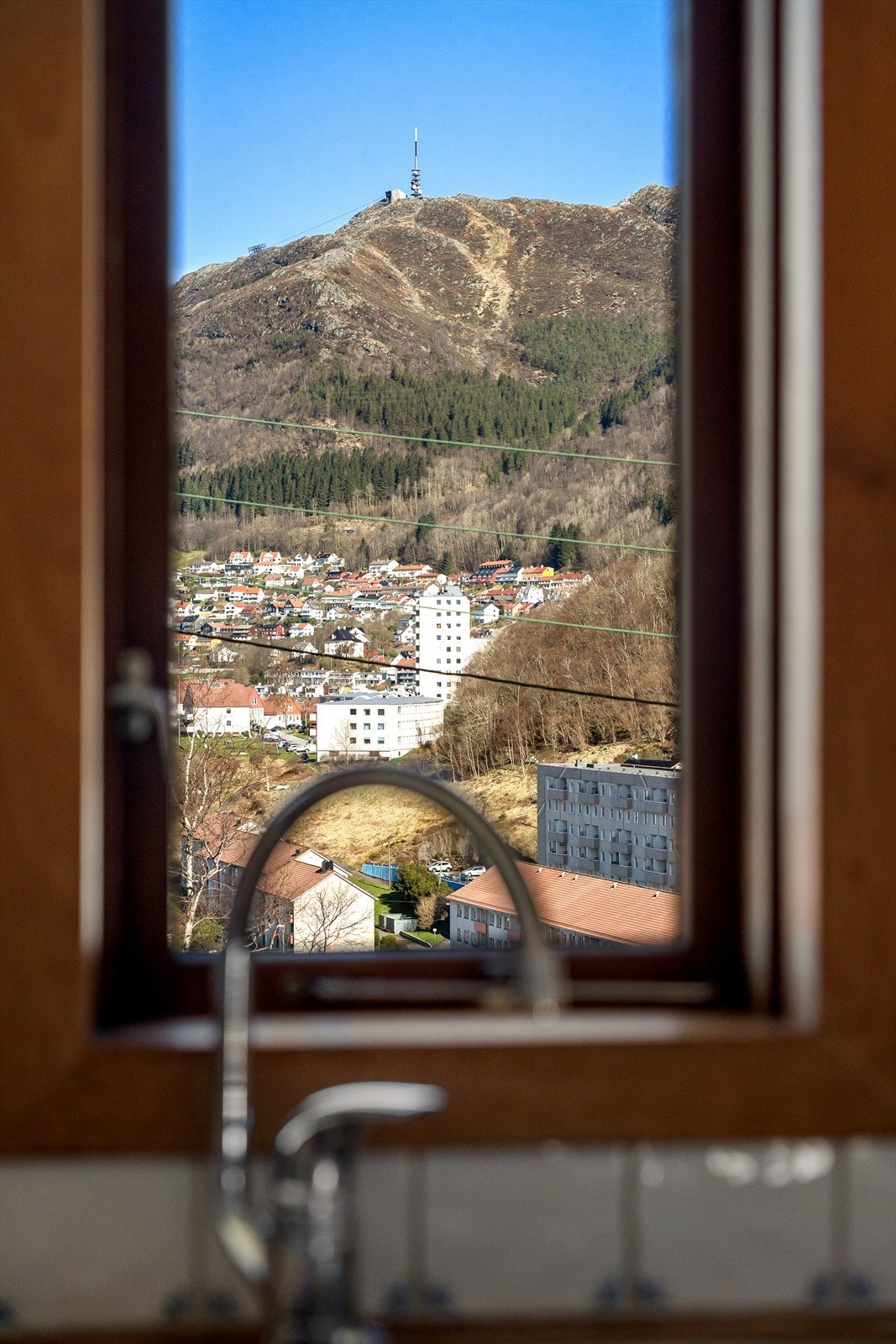 Ikke noe problem å ta oppvasken med denne utsikten! Galleribilde