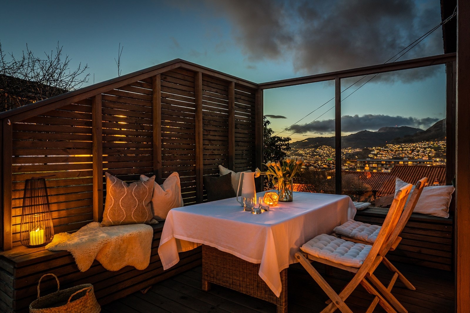 Herfra nyter man fantastiske solforhold og sjeldent flott utsikt over Bergensdalen. Galleribilde