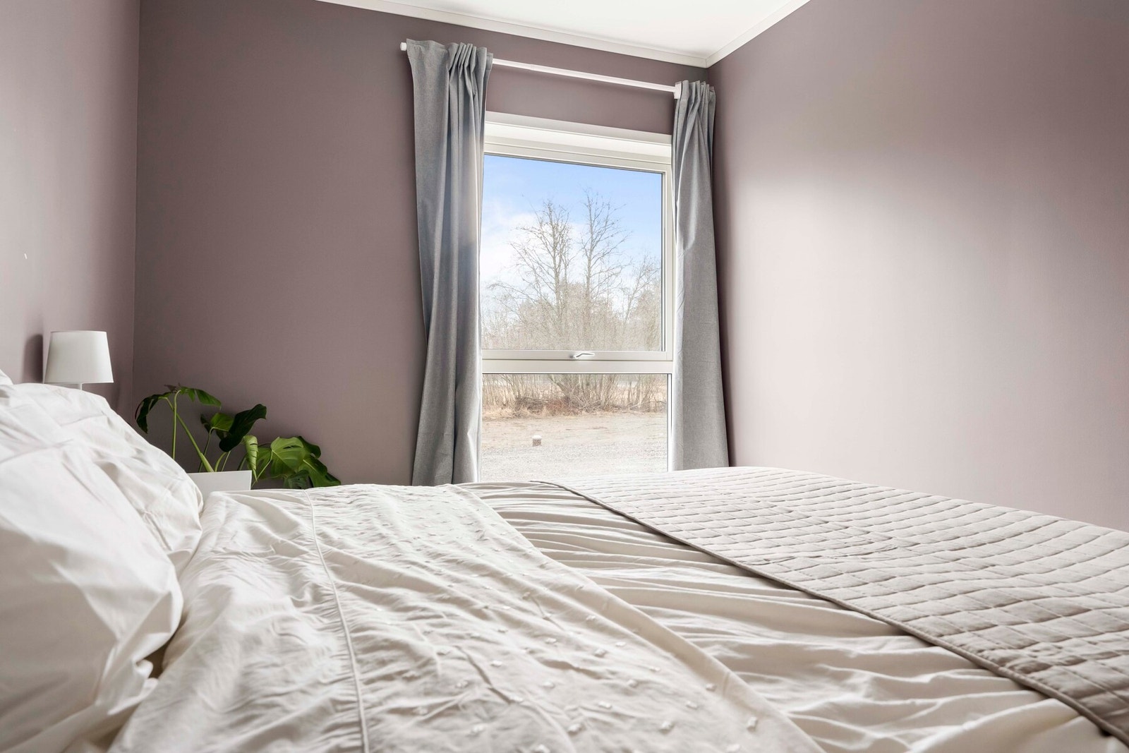 Flott utsikt over grøntareal Galleribilde