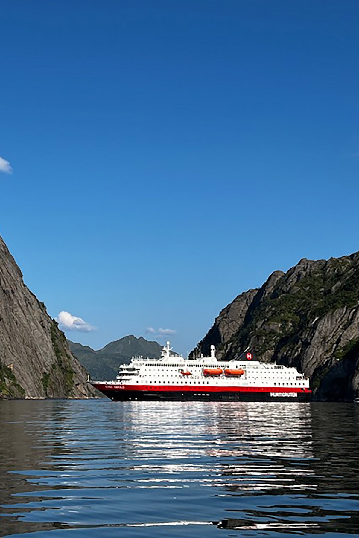 Trollfjord. Ca. 10 min unna med båt. Selgers bilder Galleribilde
